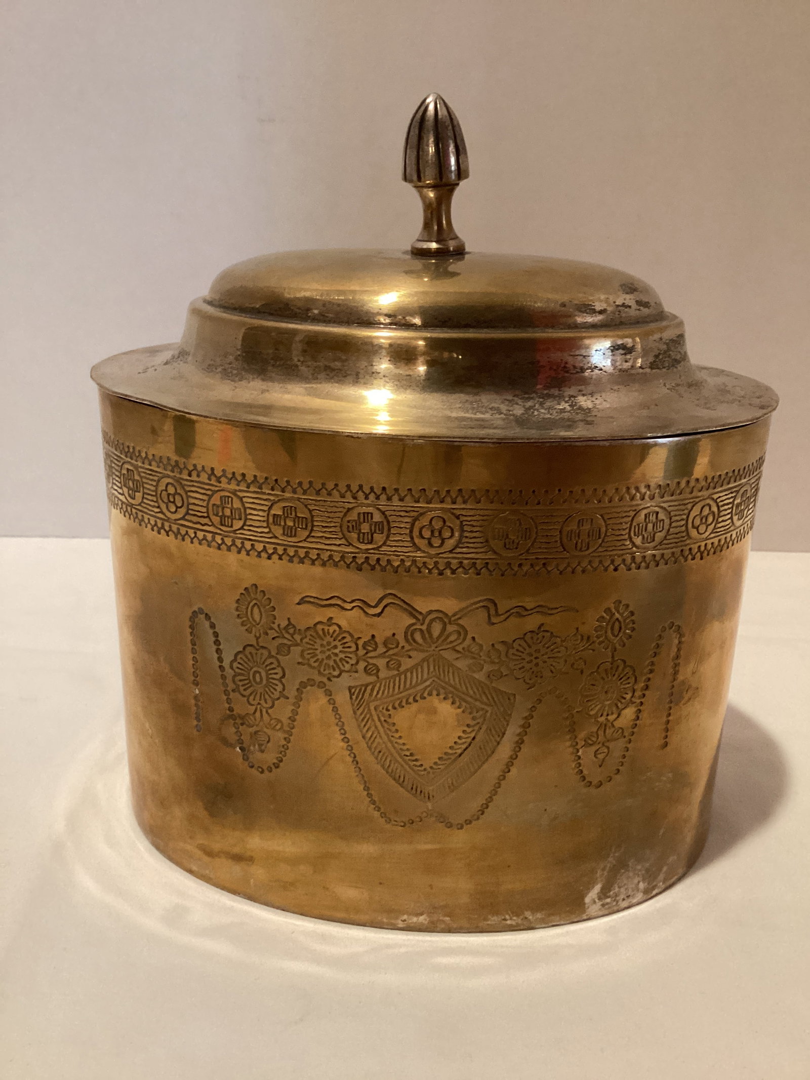 Metal Tea Canister: 7" h