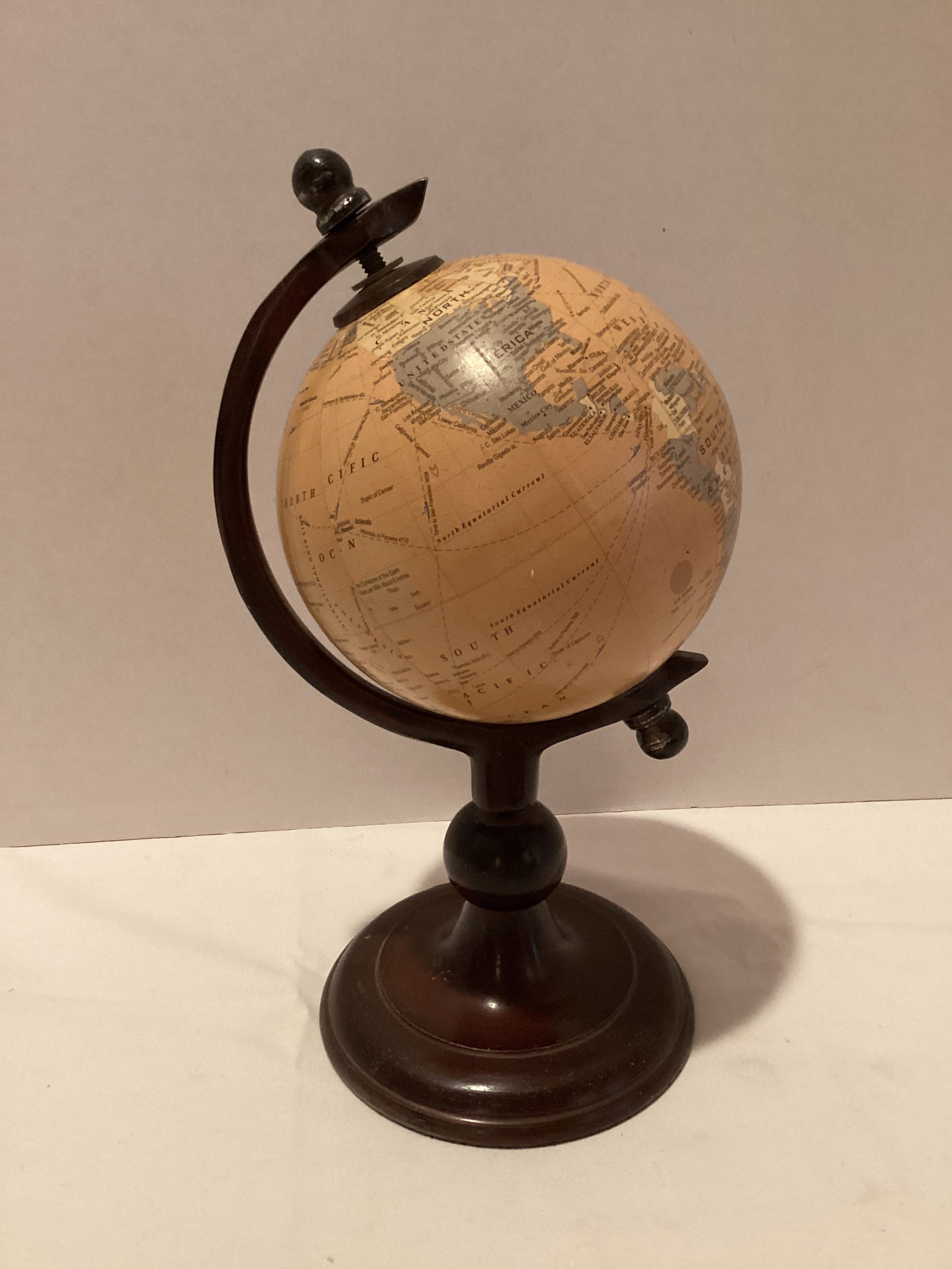 2008 Indian 5" Globe: 10" h