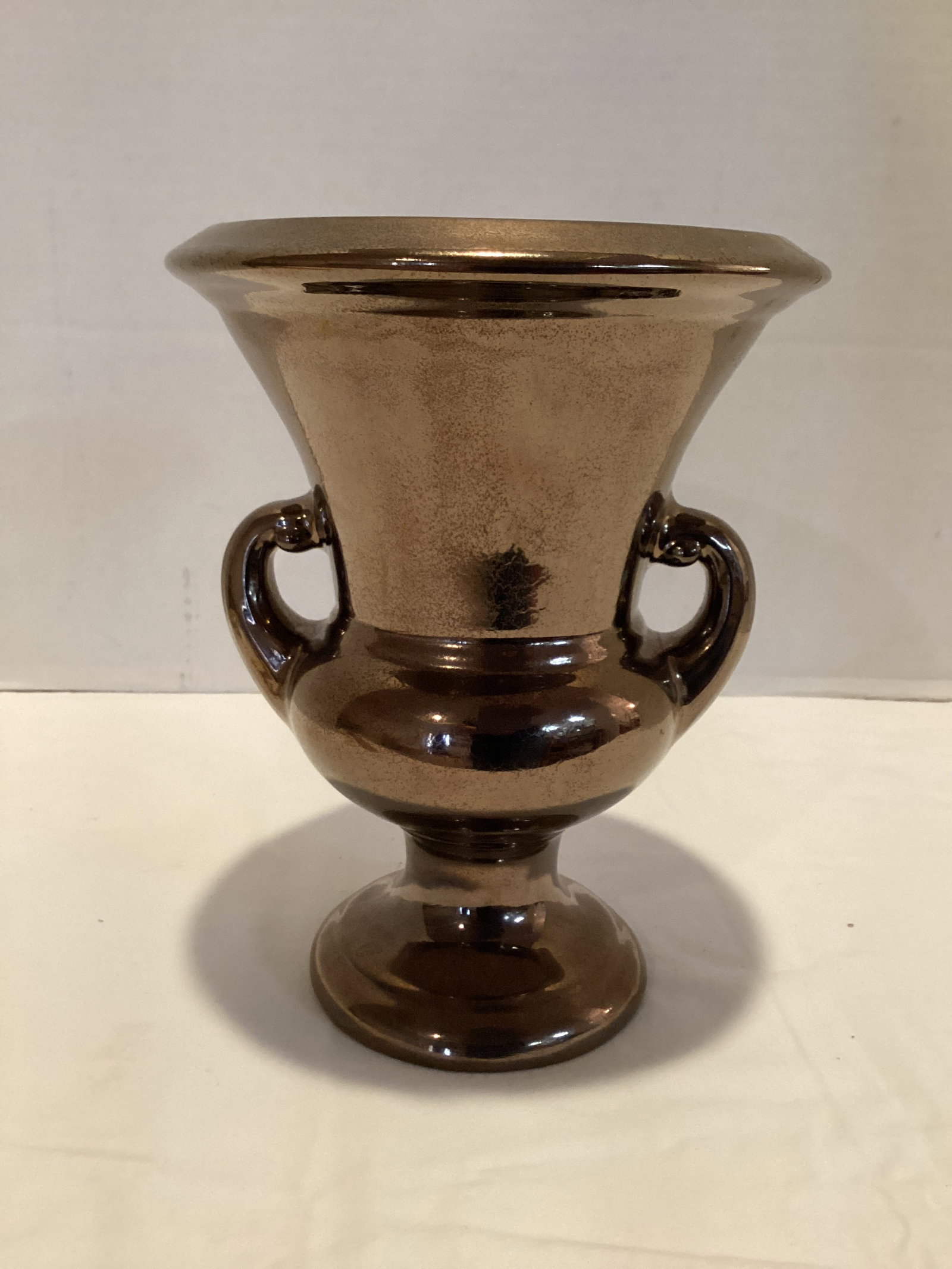 Haeger Urn Vase: 9 1/4" h