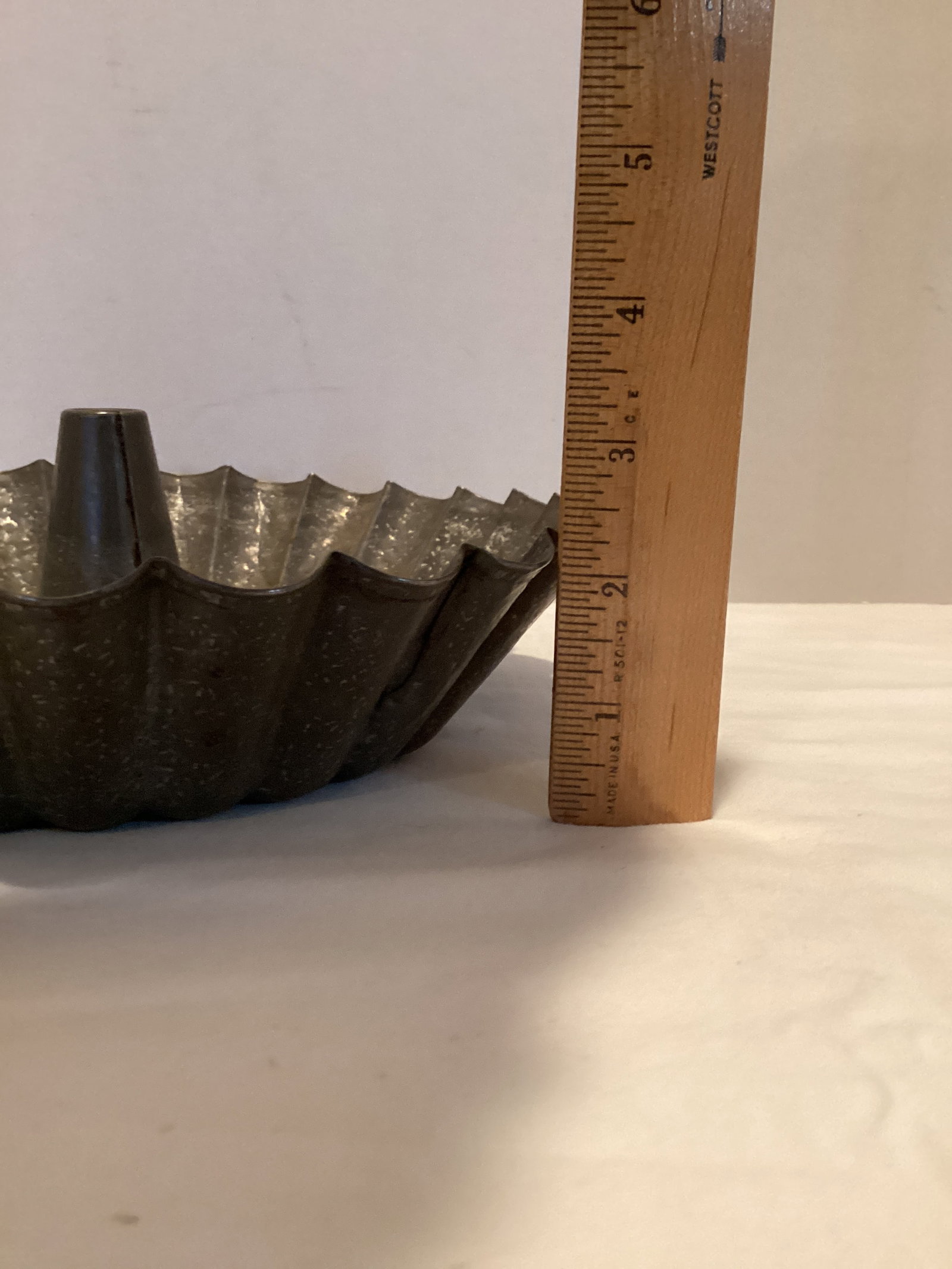 Vintage Metal Cake Pan - 3