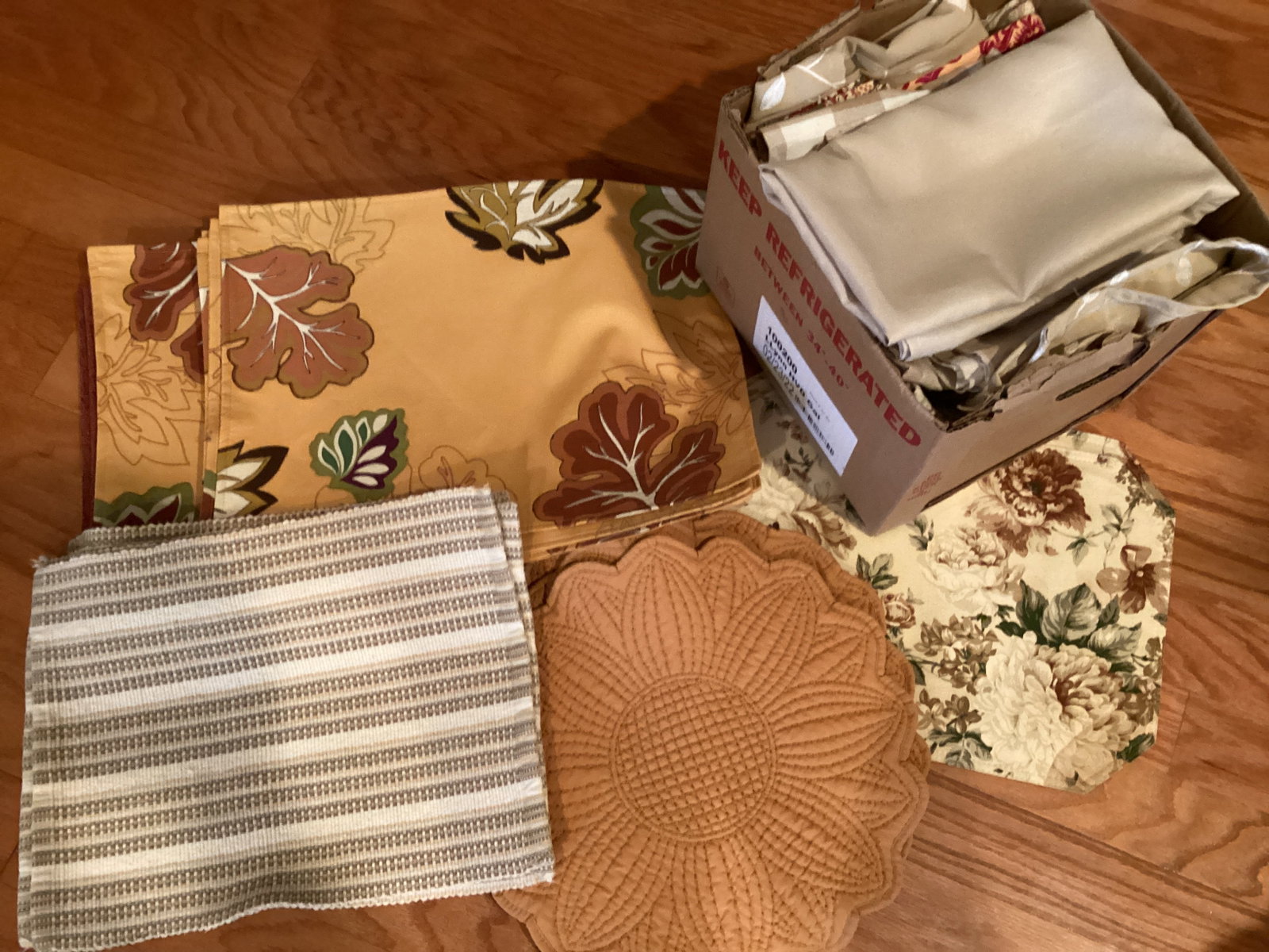 Placemats and Napkins: .
