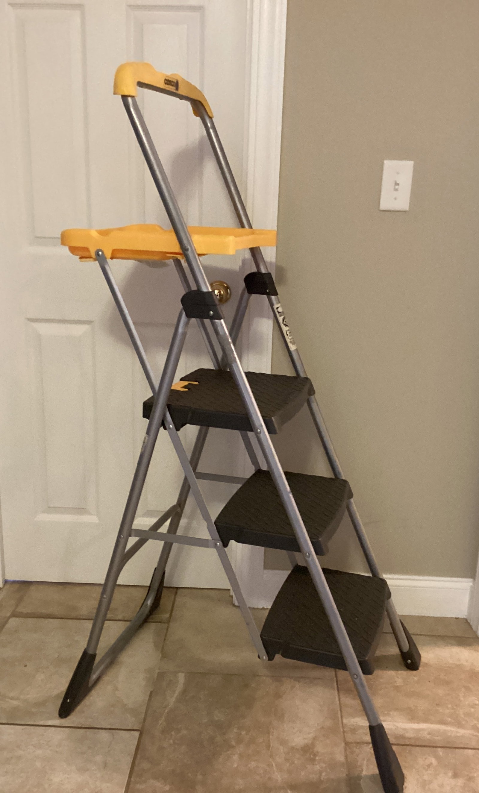 Cosco Step Ladder (1 of 6)