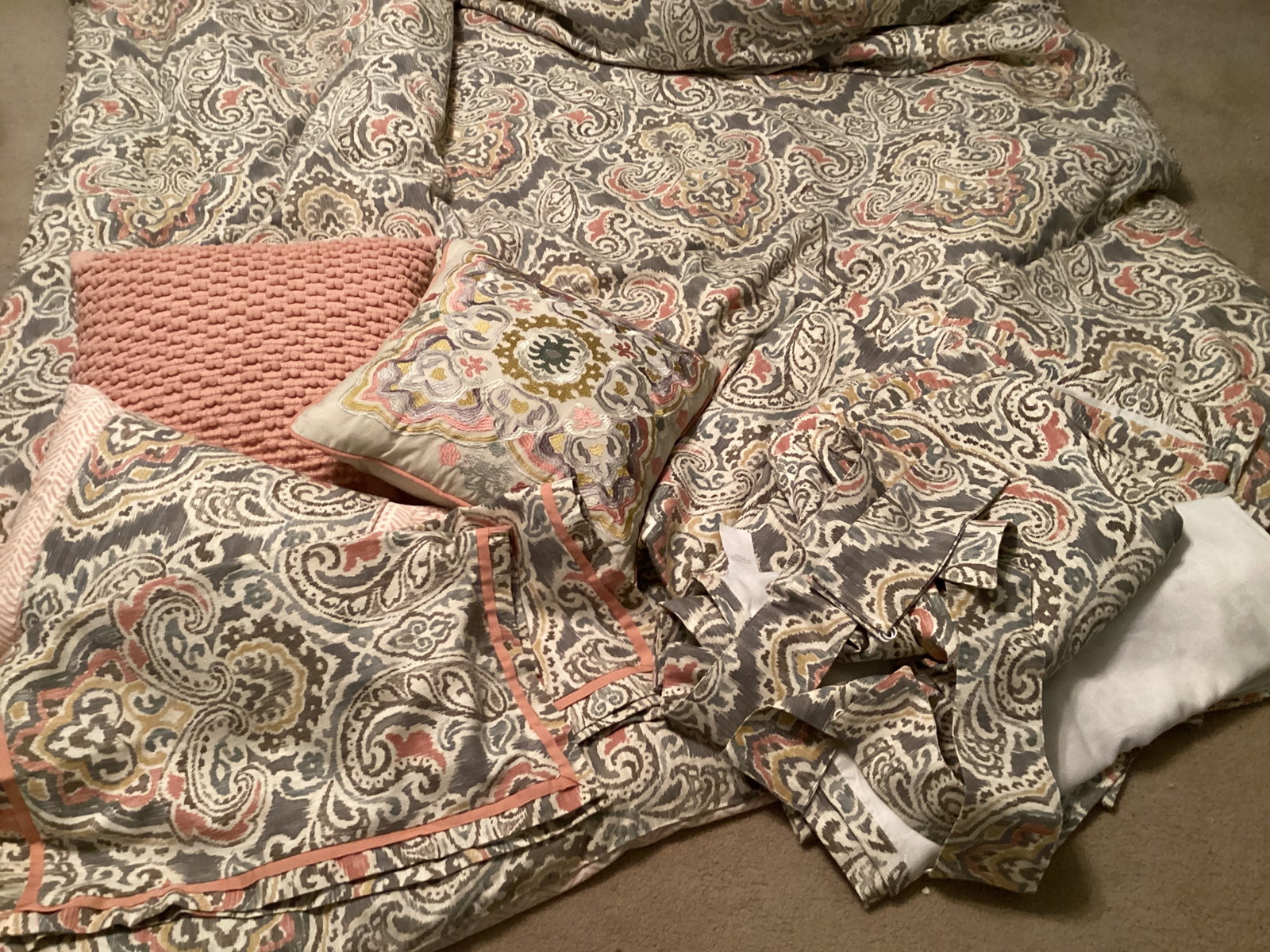 Waverly Queen Size Comforter Set with Matching Curtains: 49" x 84" curtains