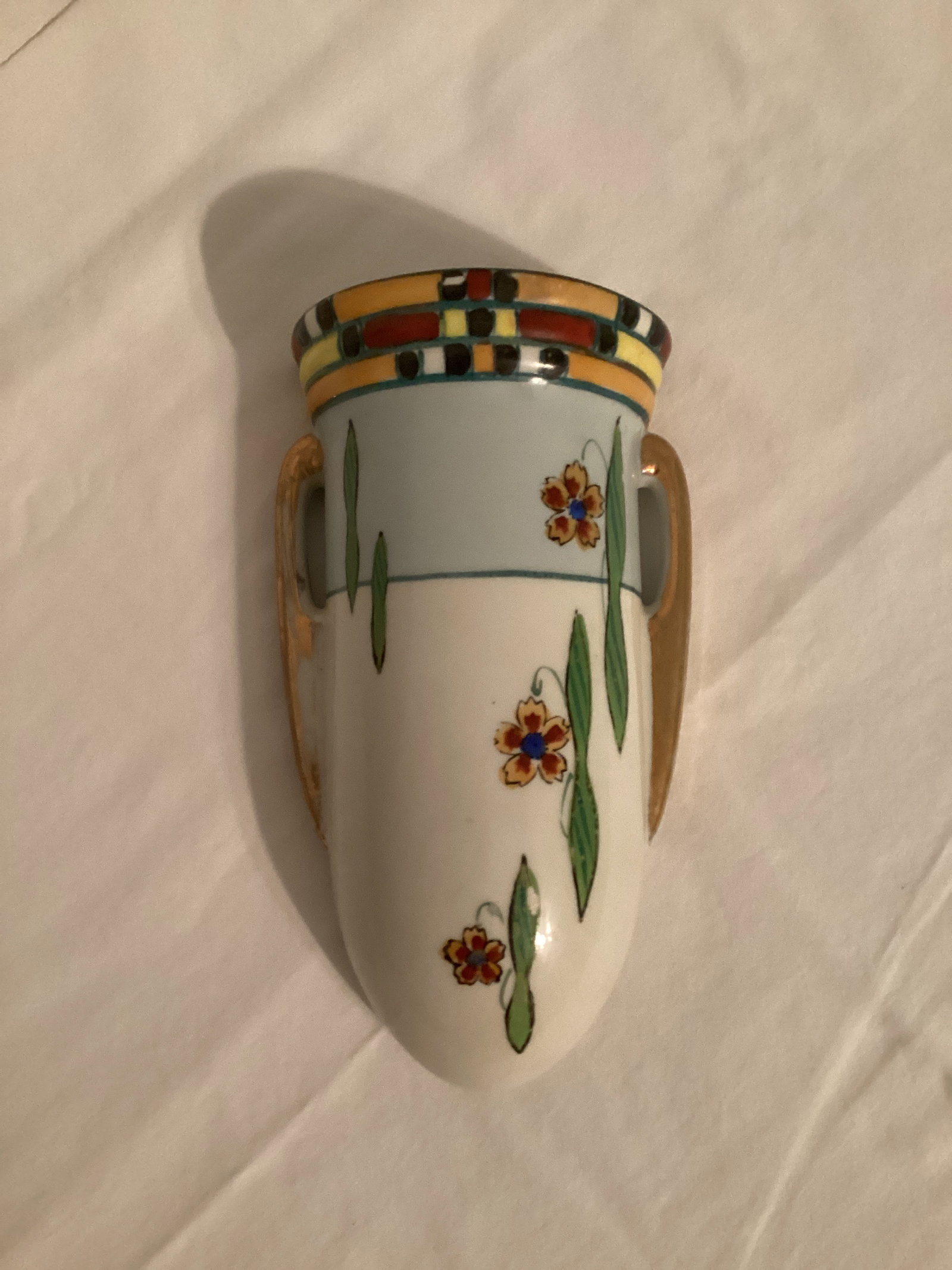 Gold Castle Wall Pocket Vase: 8" h