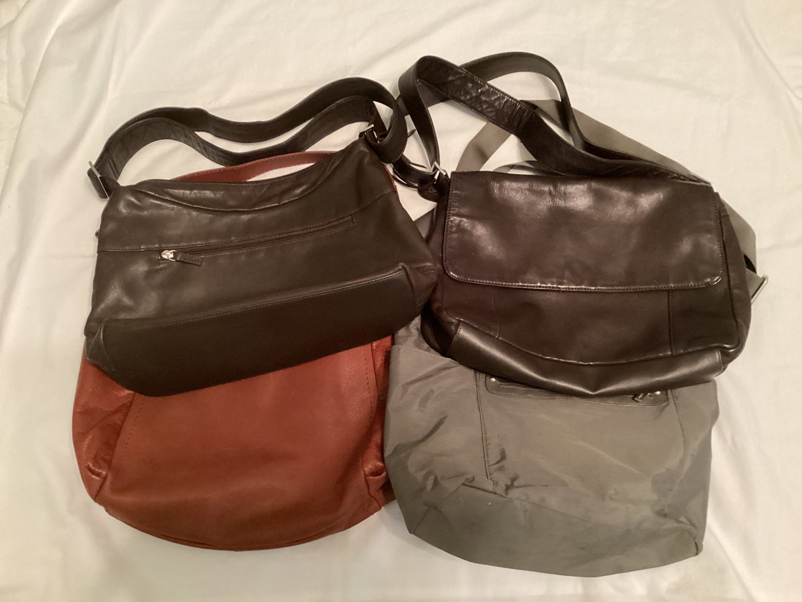 Women's Purses and Tote Bags: .