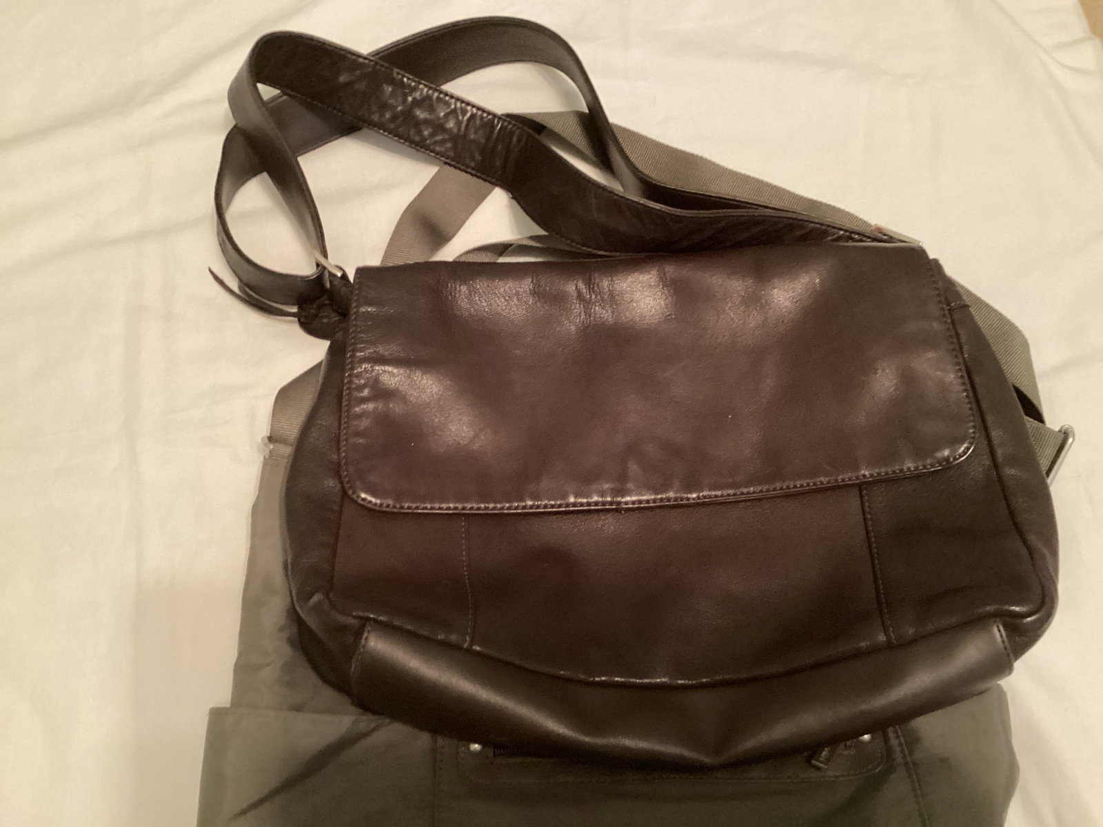 Women's Purses and Tote Bags - 6