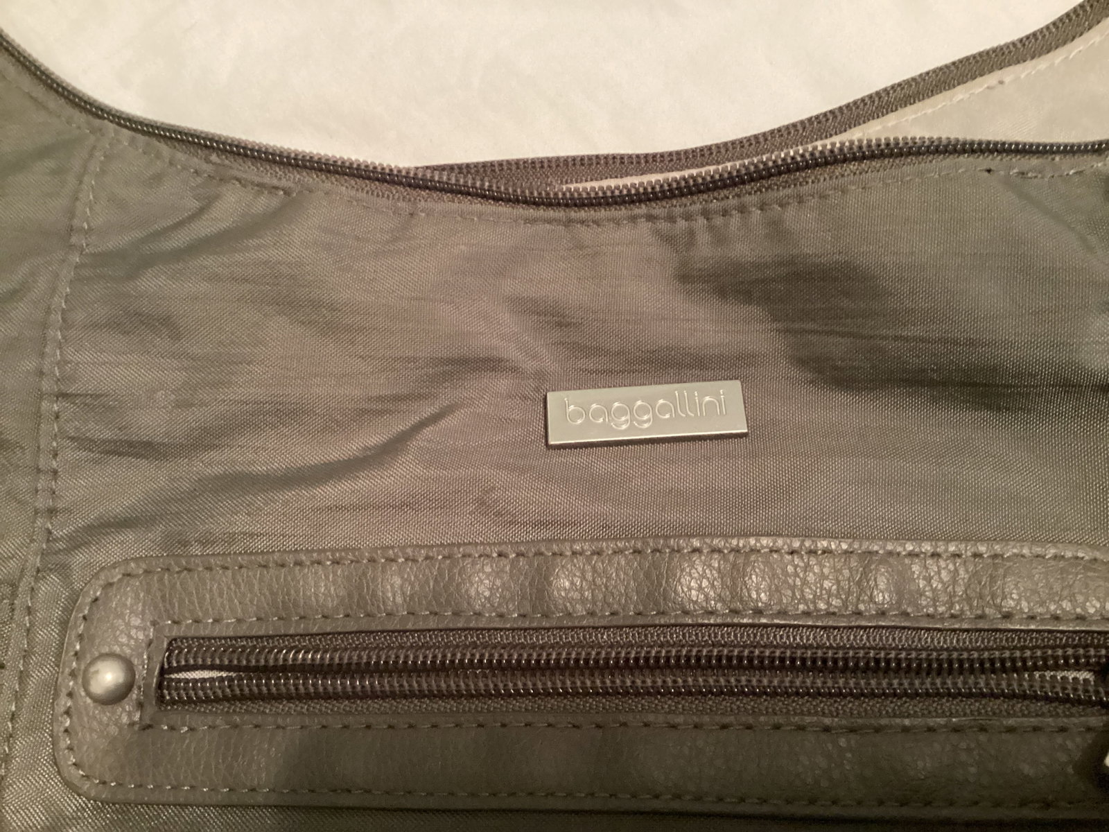 Women's Purses and Tote Bags - 9