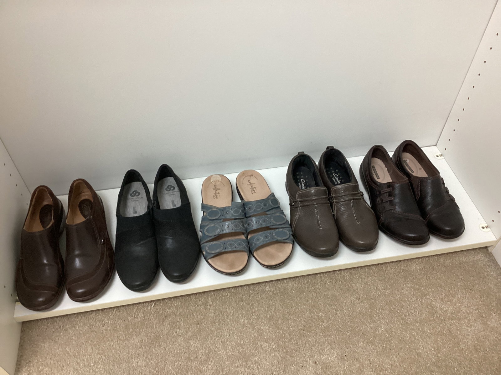 Women's Clarks Shoes: .
