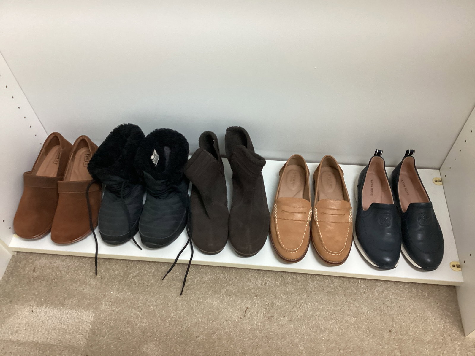 Women's Shoes: Born, Nike, Sperry