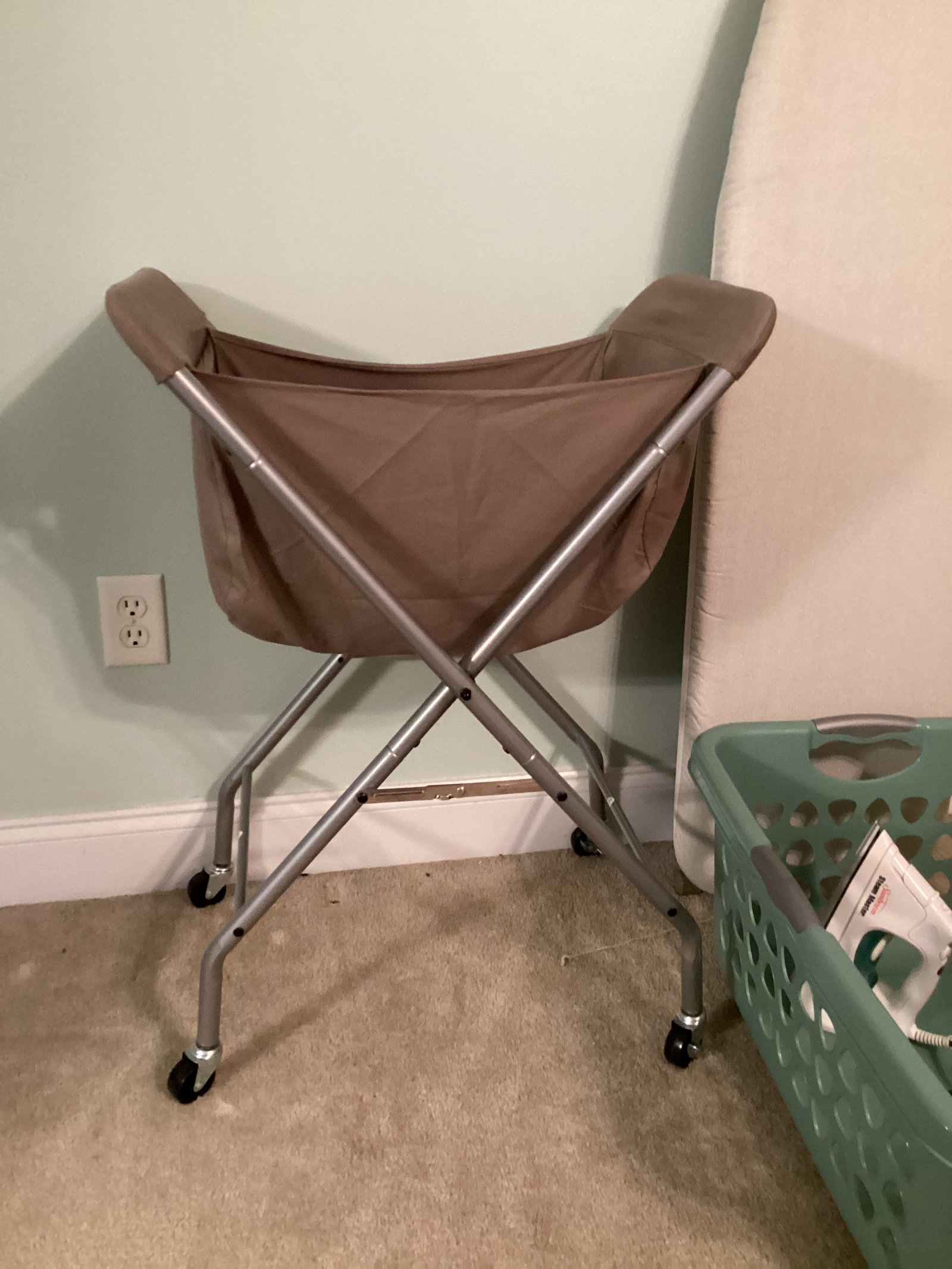 Laundry Hamper on Wheels, Hamper, Laundry Basket, Ironing Board and Iron - 4