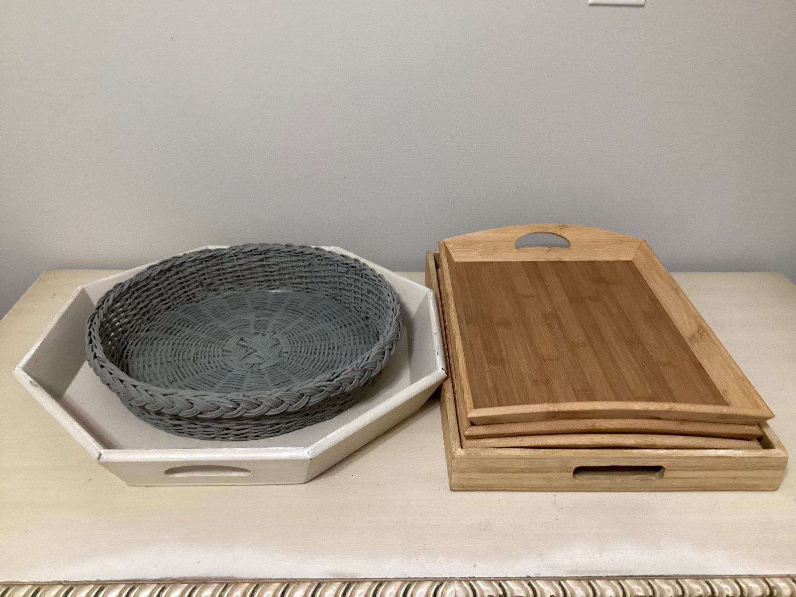 Wood Trays: shipping unavailable for this lot
