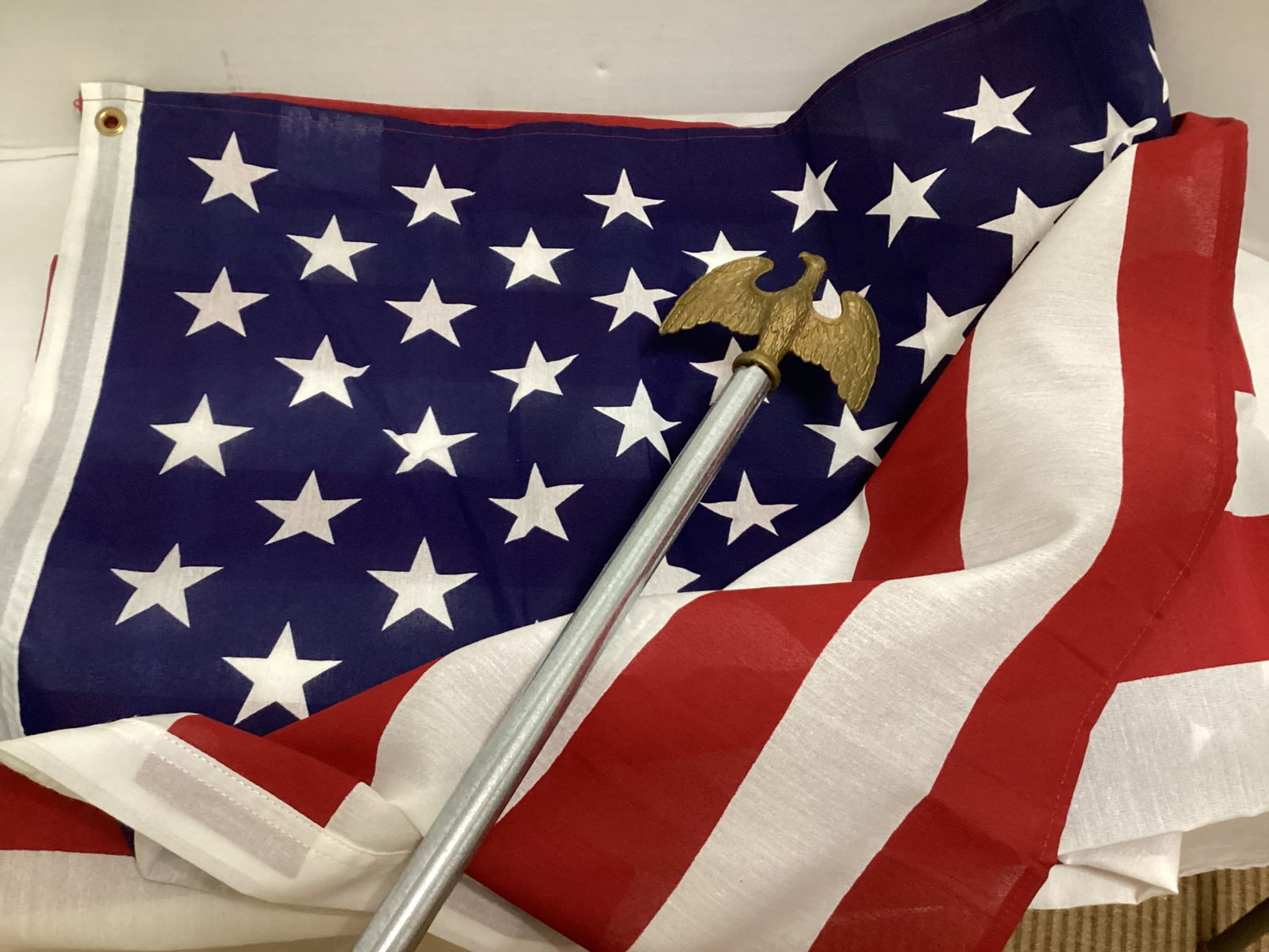 United States of America Flag and Flag Pole: pole 71" L, shipping unavailable for this lot