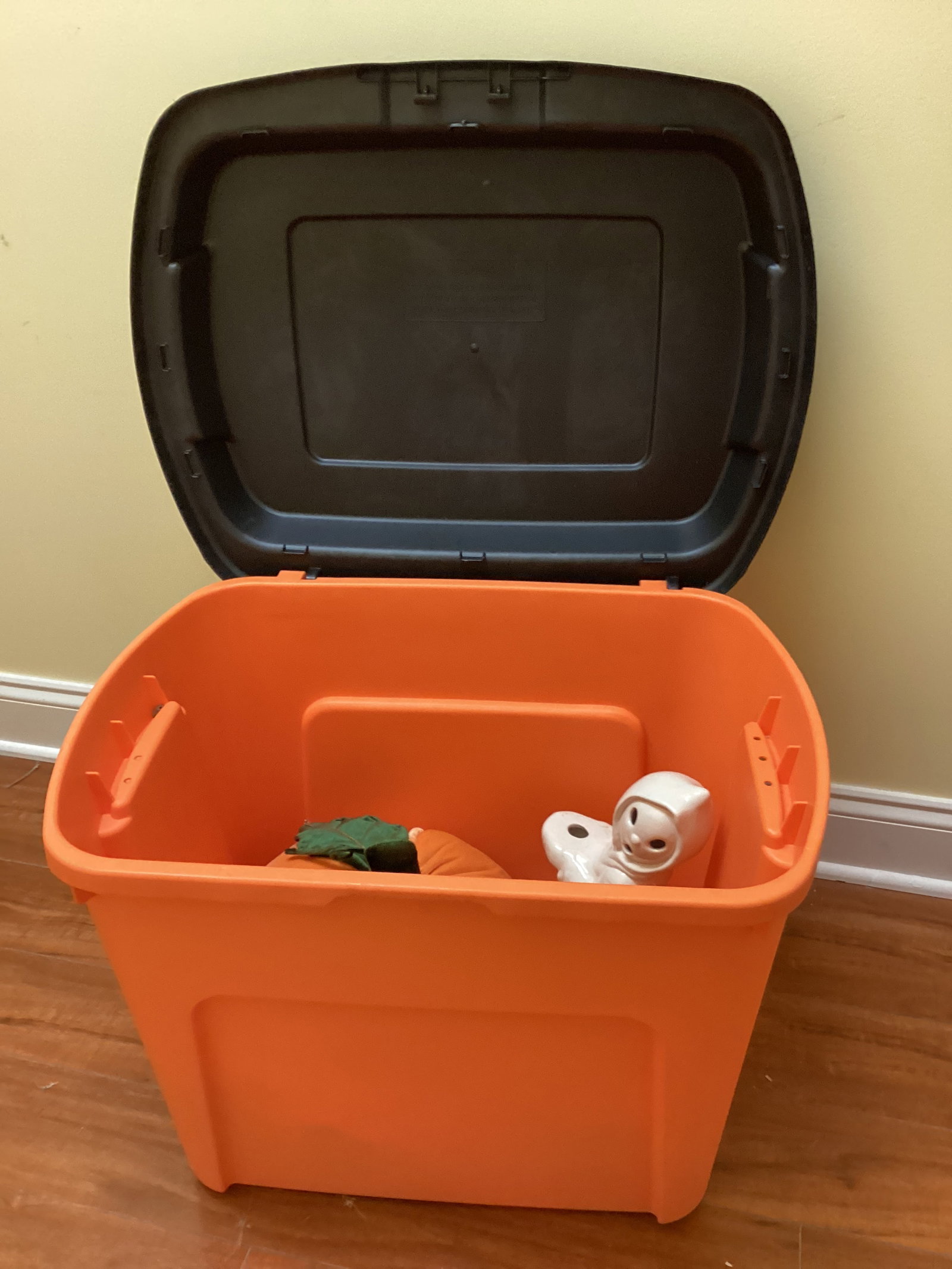 Tote of Halloween Decorations: shipping unavailable for this lot