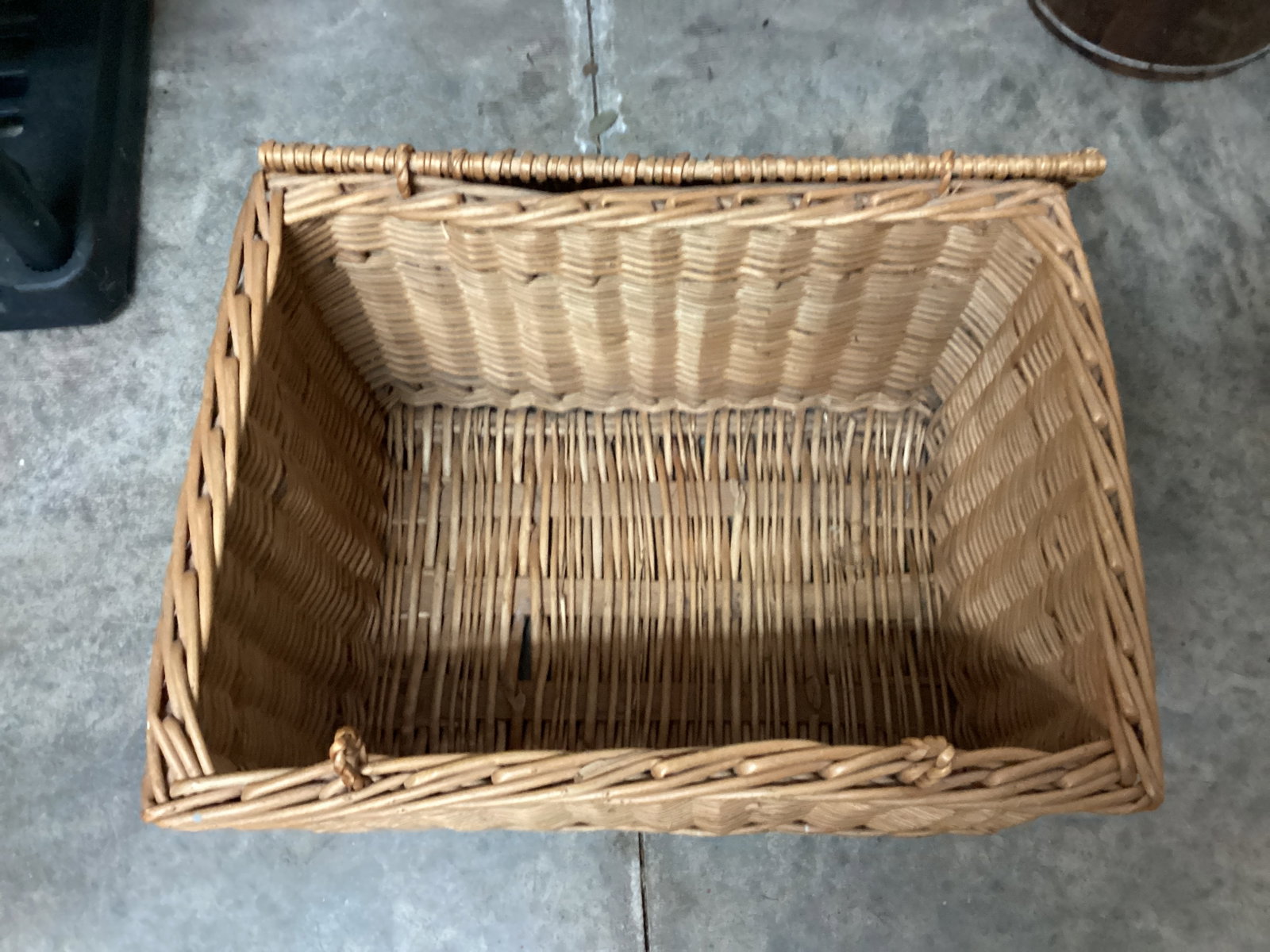 Wicker Basket with Hinged Lid - 3