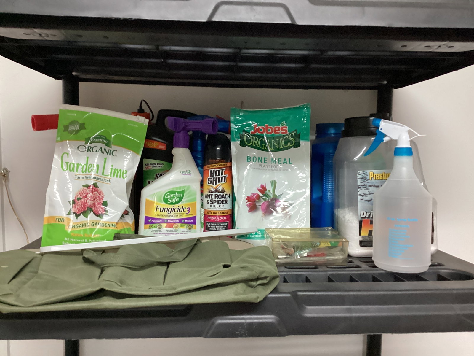 Gardening Chemicals and Supplies: shipping unavailable for this lot