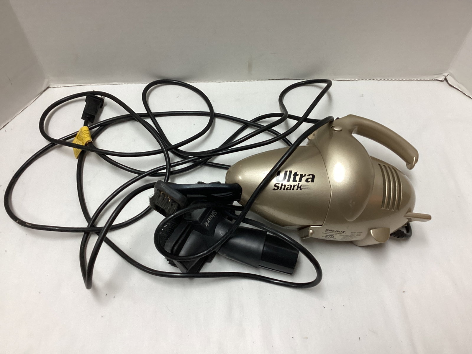 Euro Pro Ultra Shark Vacuum (1 of 4)