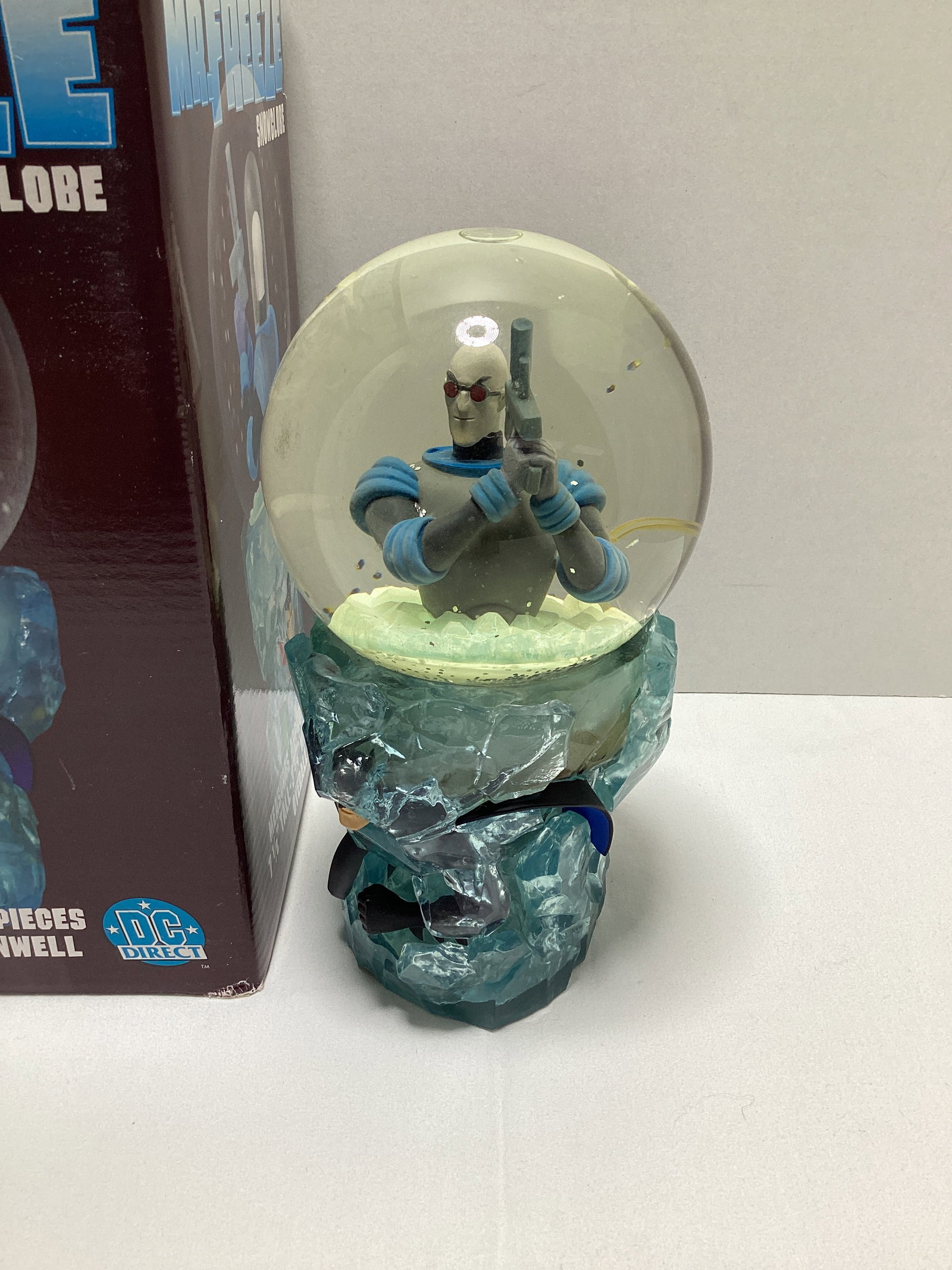 DC Direct Mr Freeze Snowglobe - 2
