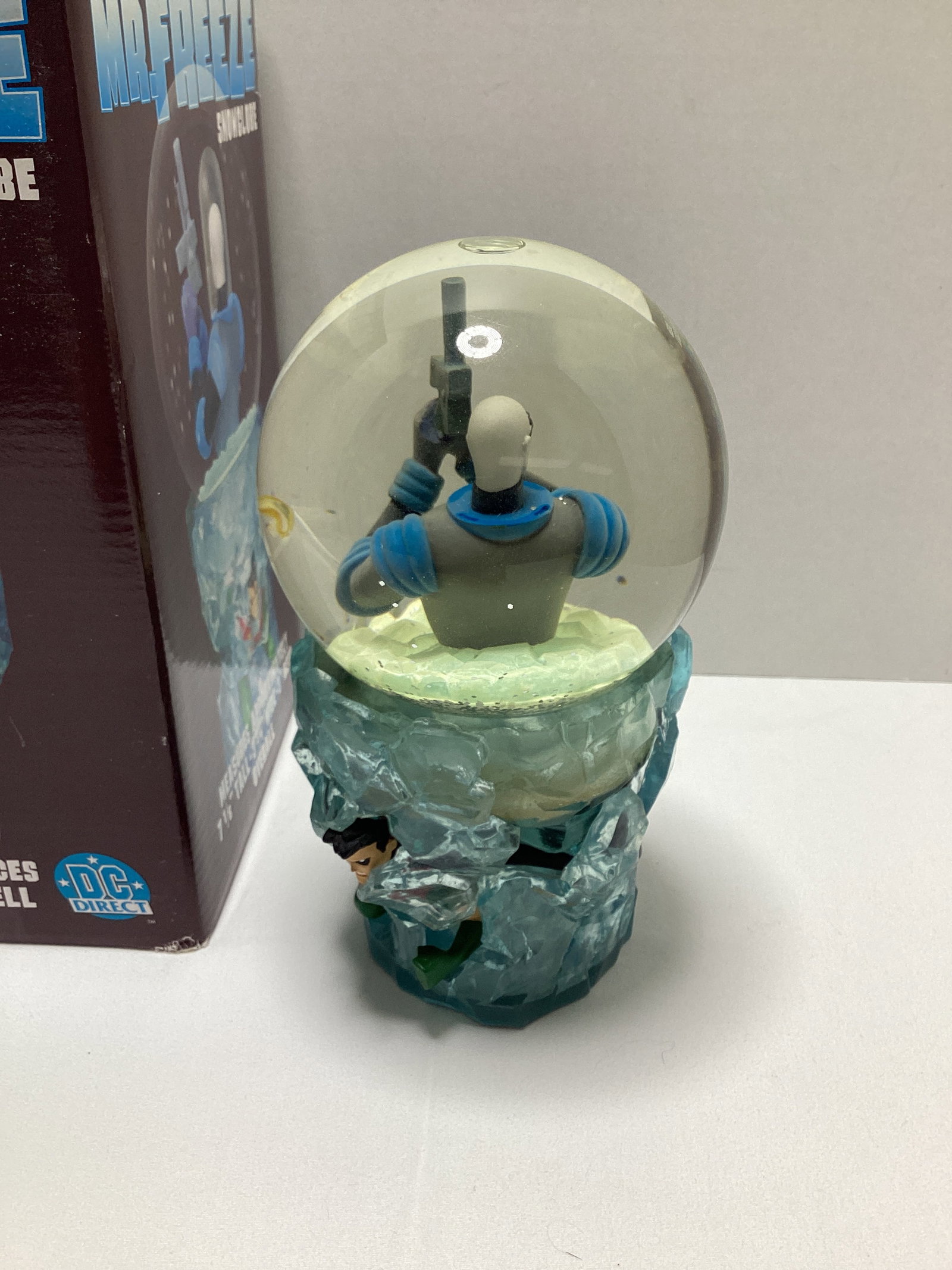DC Direct Mr Freeze Snowglobe - 3