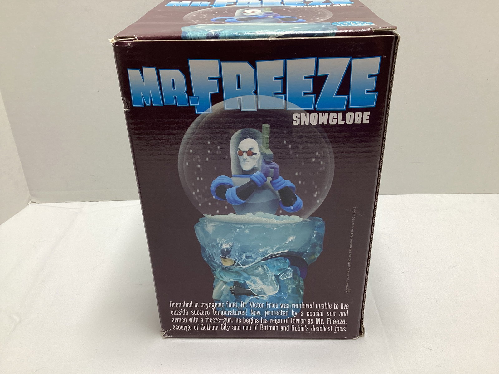 DC Direct Mr Freeze Snowglobe - 5