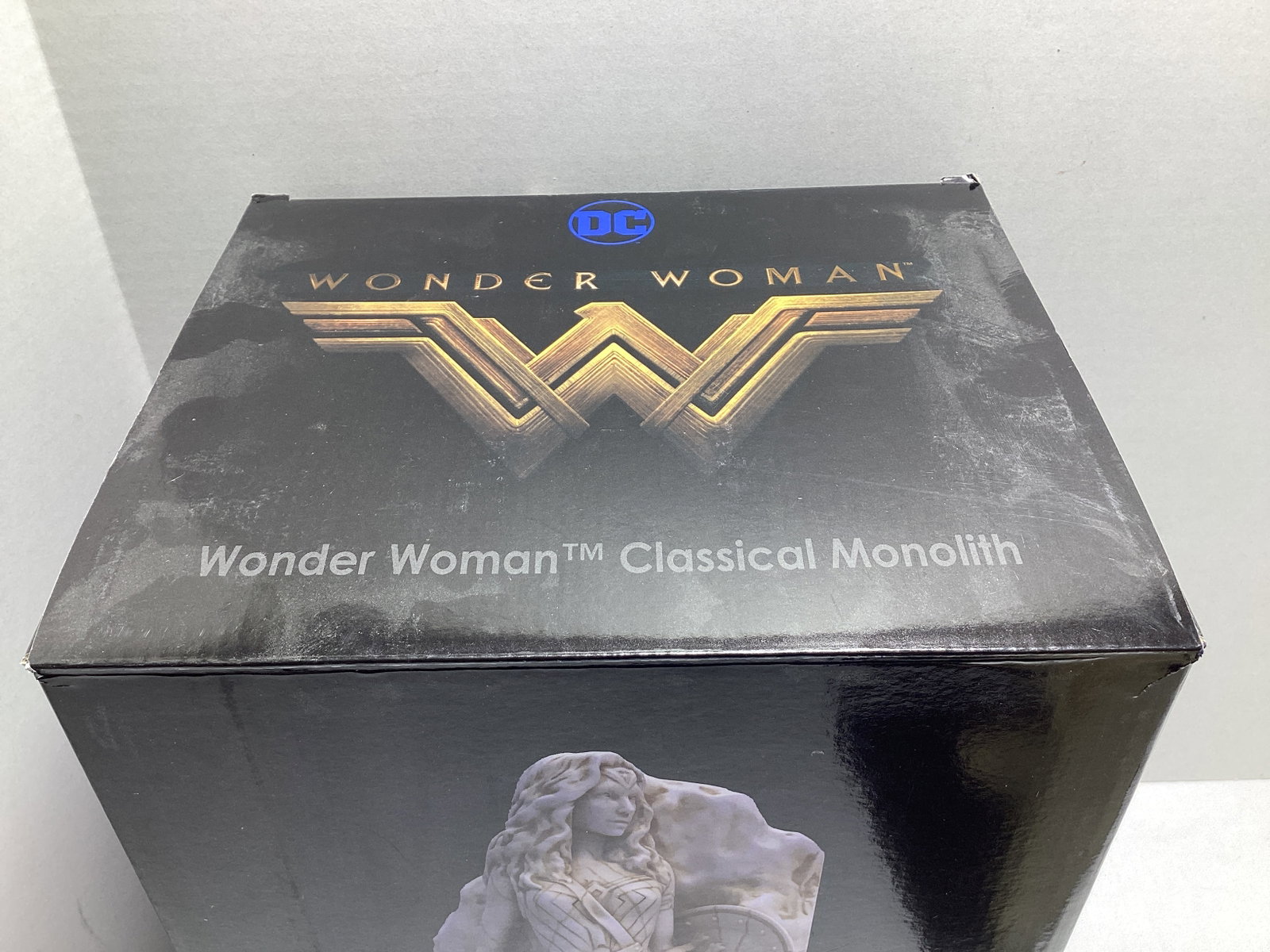 DC Wonder Woman Classical Monolith Statue - 7