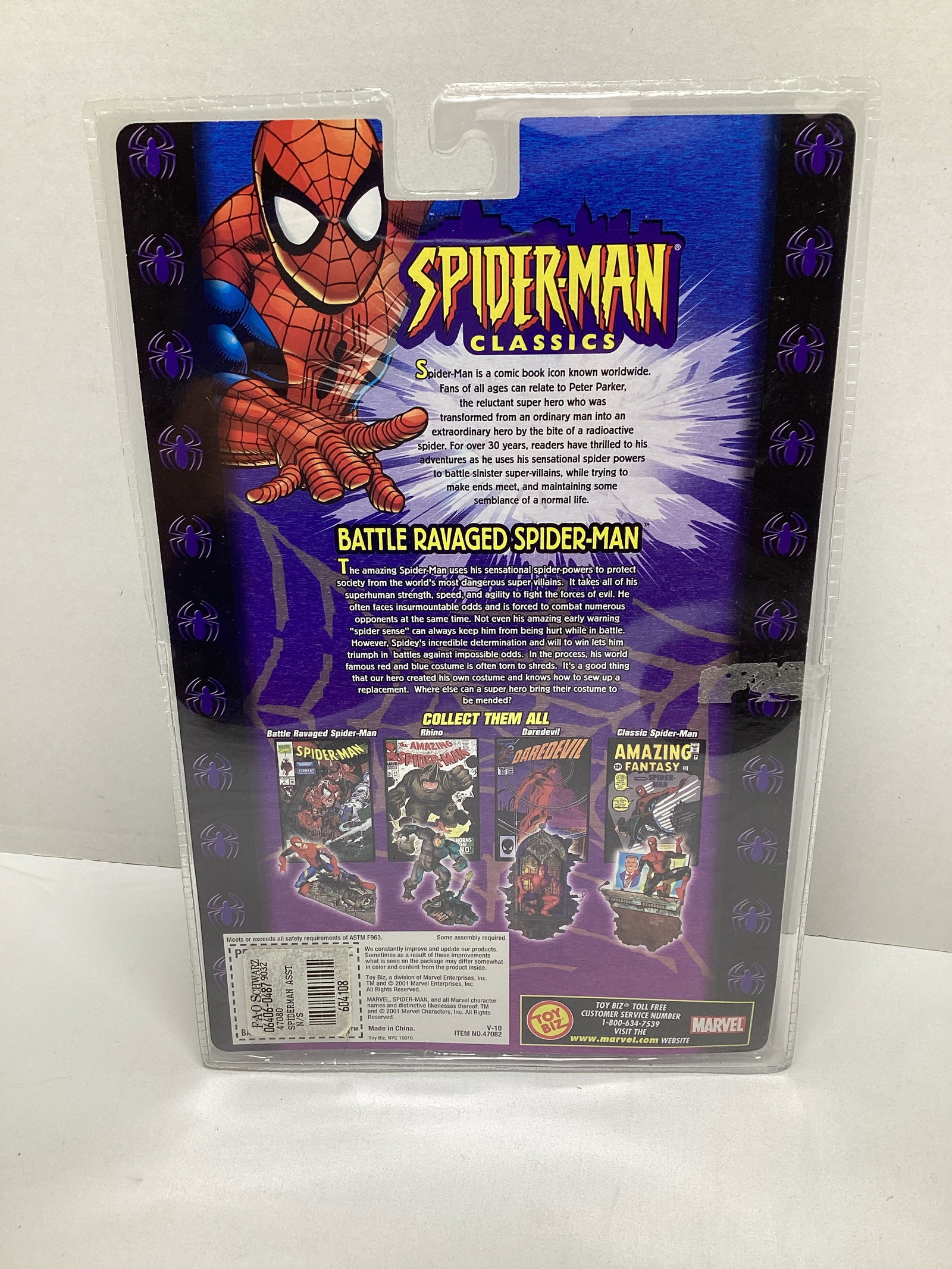 Toy Biz Spider-Man Classics Battle Ravaged Action Figure with Comic Book - 4