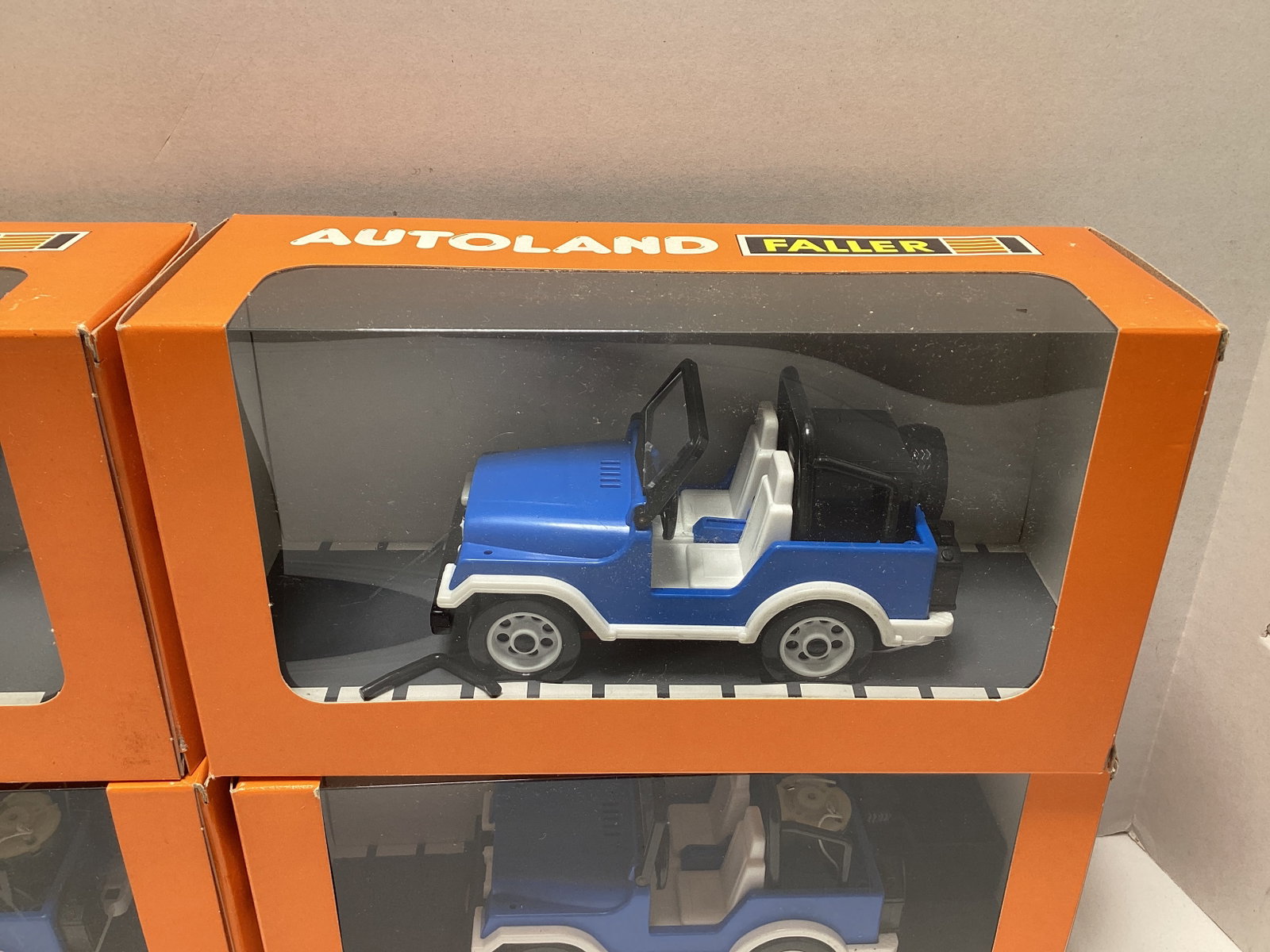 Four Faller Autoland 3231 Jeeps - 2