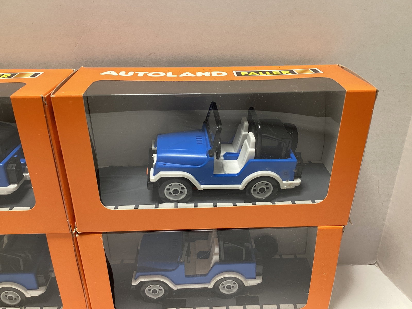 Four Faller Autoland 3231 Jeeps - 2