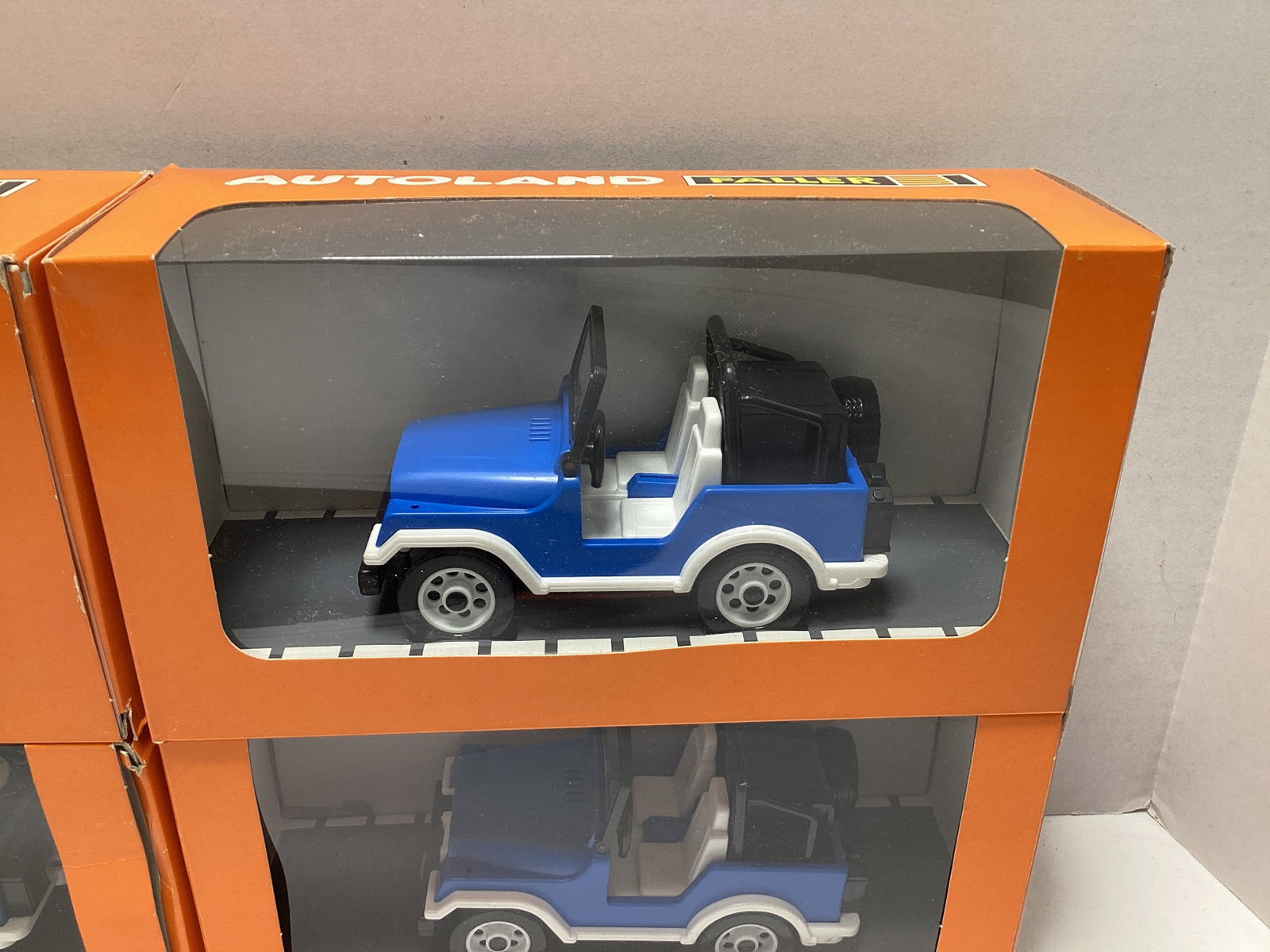 Four Faller Autoland 3231 Jeeps - 2