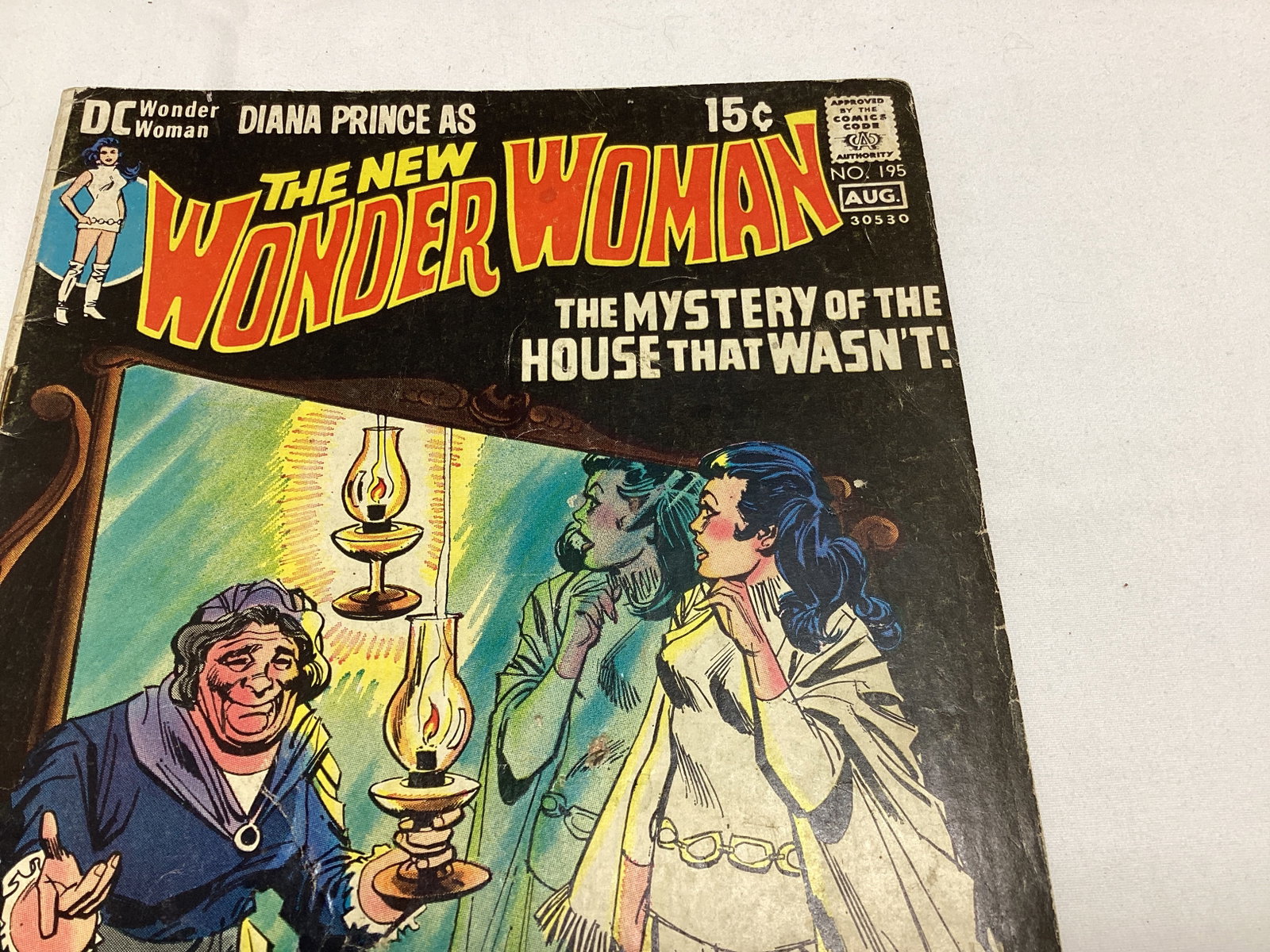 The New Wonder Woman 195 DC Comic Book - 3