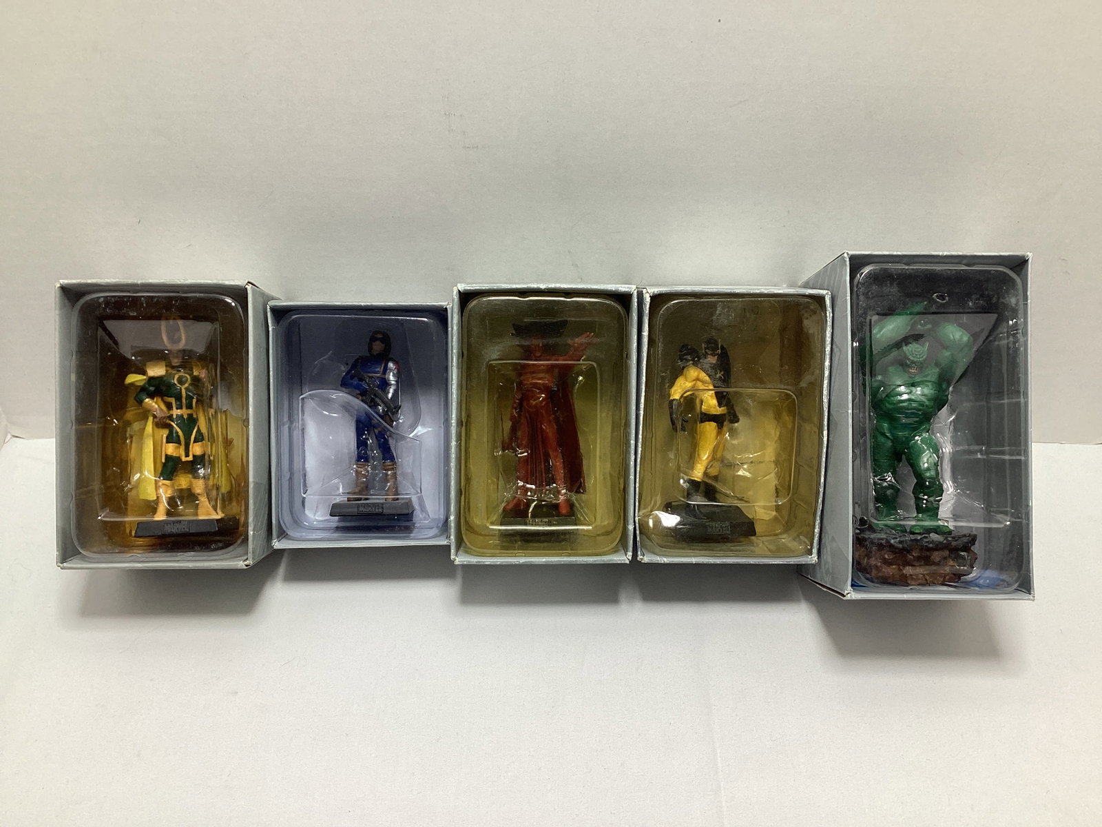 Five Eaglemoss Marvel Villain Diecast Models: Loki, Winter Soldier, Mephisto, Yellow Jacket, Abomination, may have some paint chipping / loss