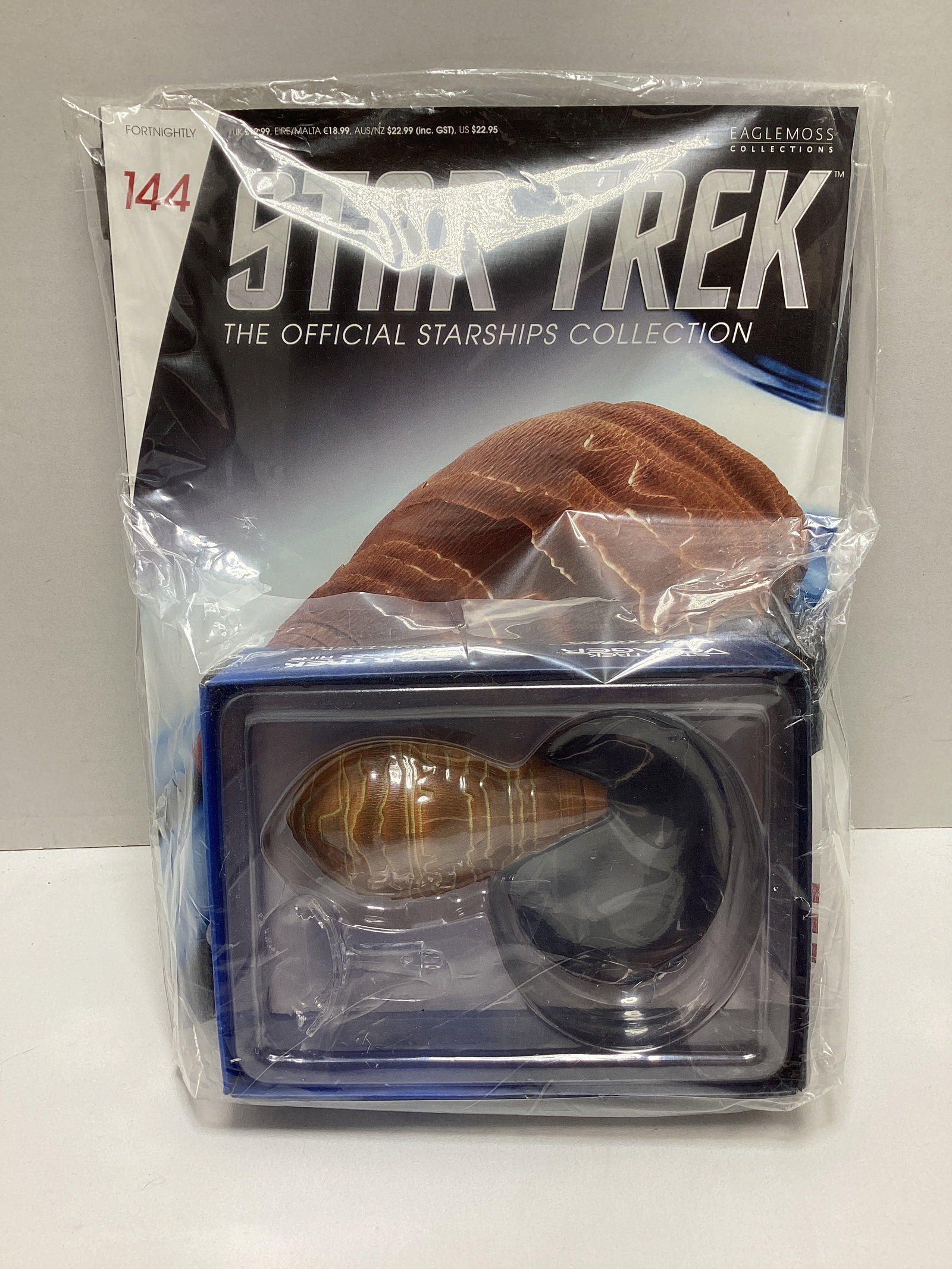 Four Sealed Eaglemoss Star Trek Diecast Starships with Magazines - 11