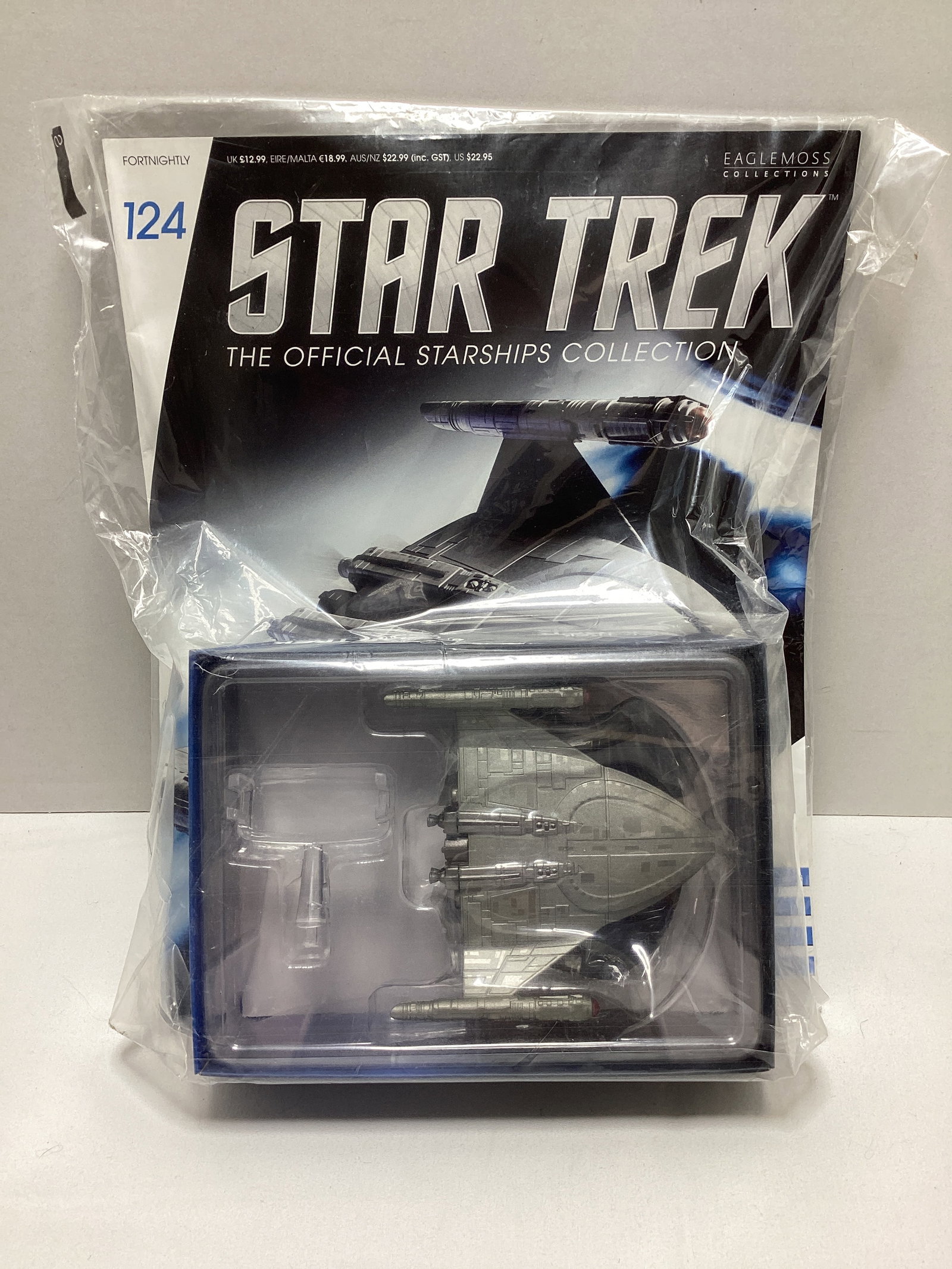 Five Sealed Eaglemoss Star Trek Diecast Starships with Magazines - 2