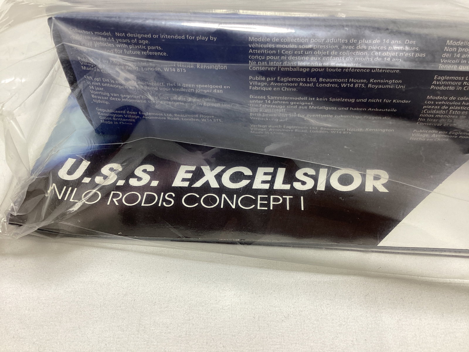 Five Sealed Eaglemoss Star Trek Diecast Starships with Magazines - 10