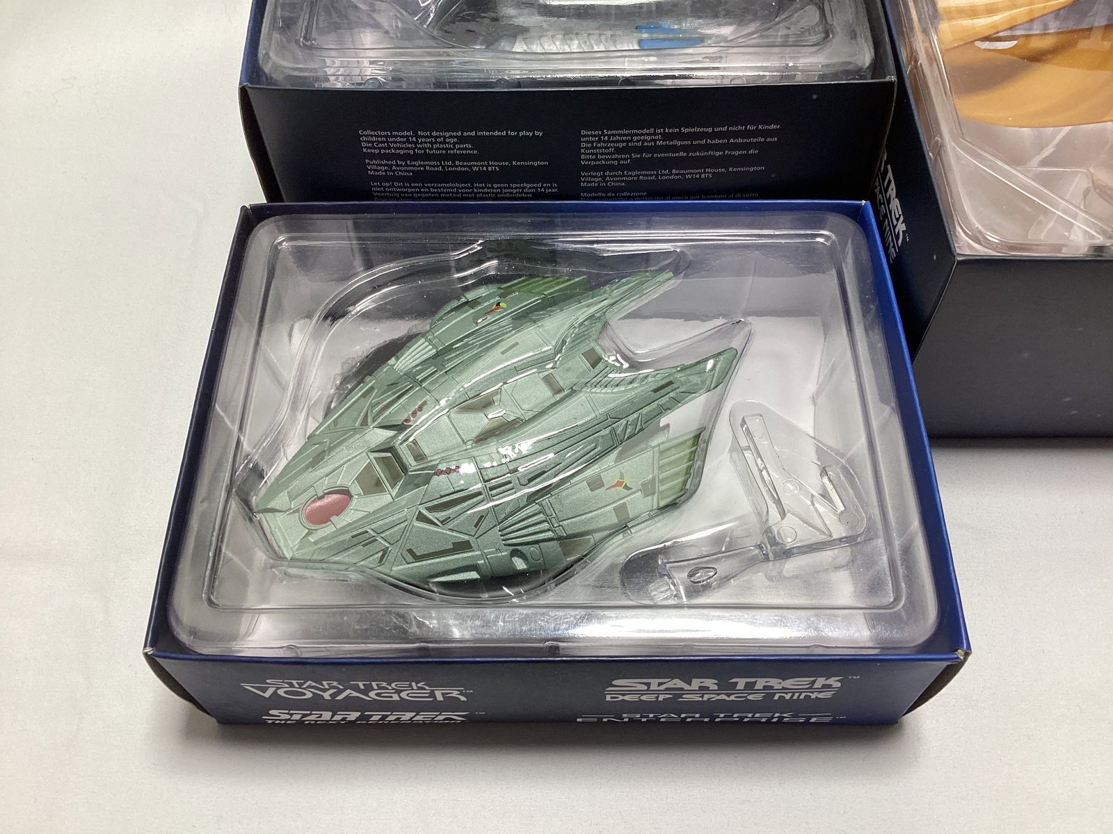 Three Eaglemoss Star Trek Diecast Starships with Magazines - 4