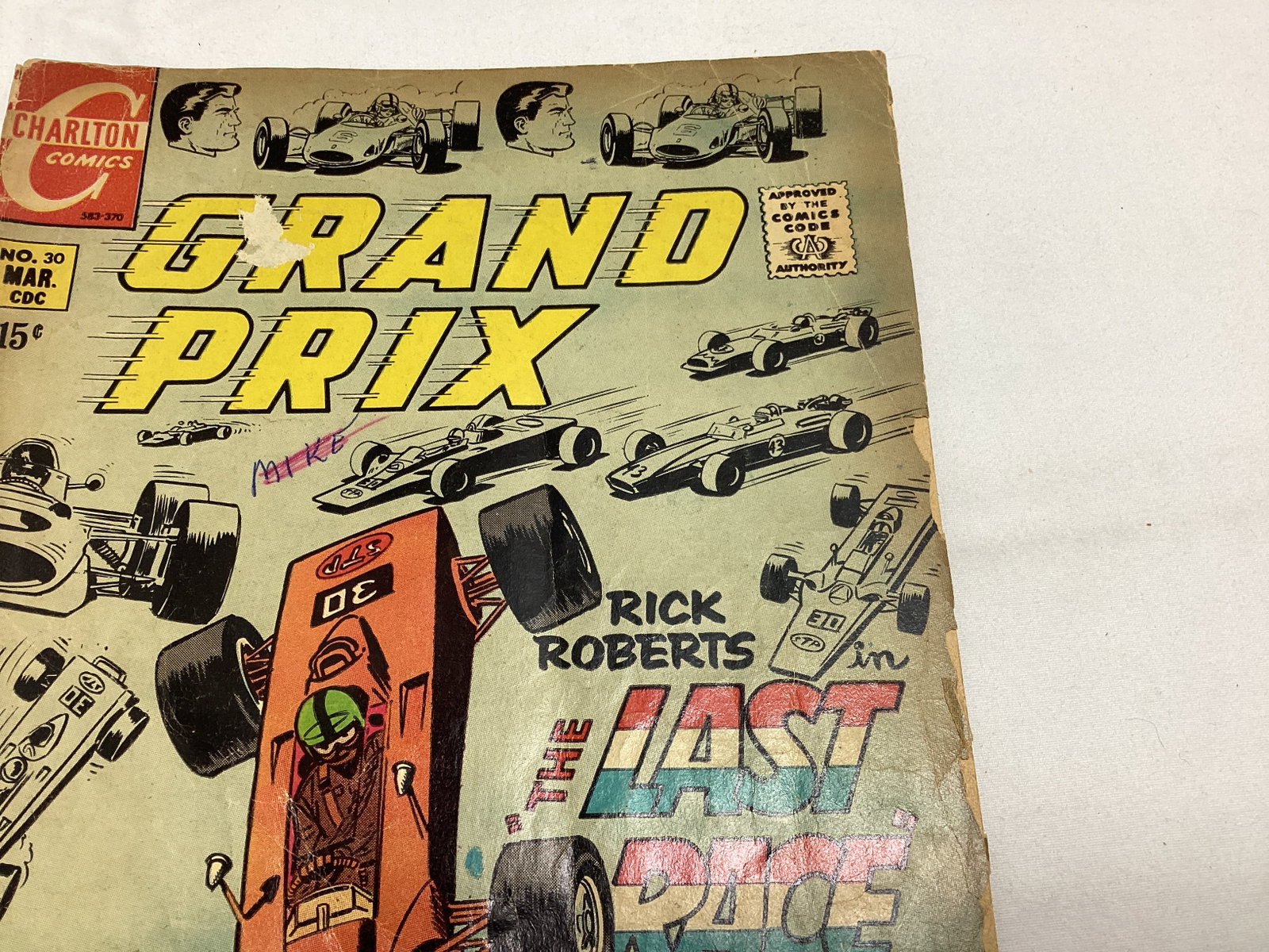 Grand Prix 30 Charlton Comic Book - 3