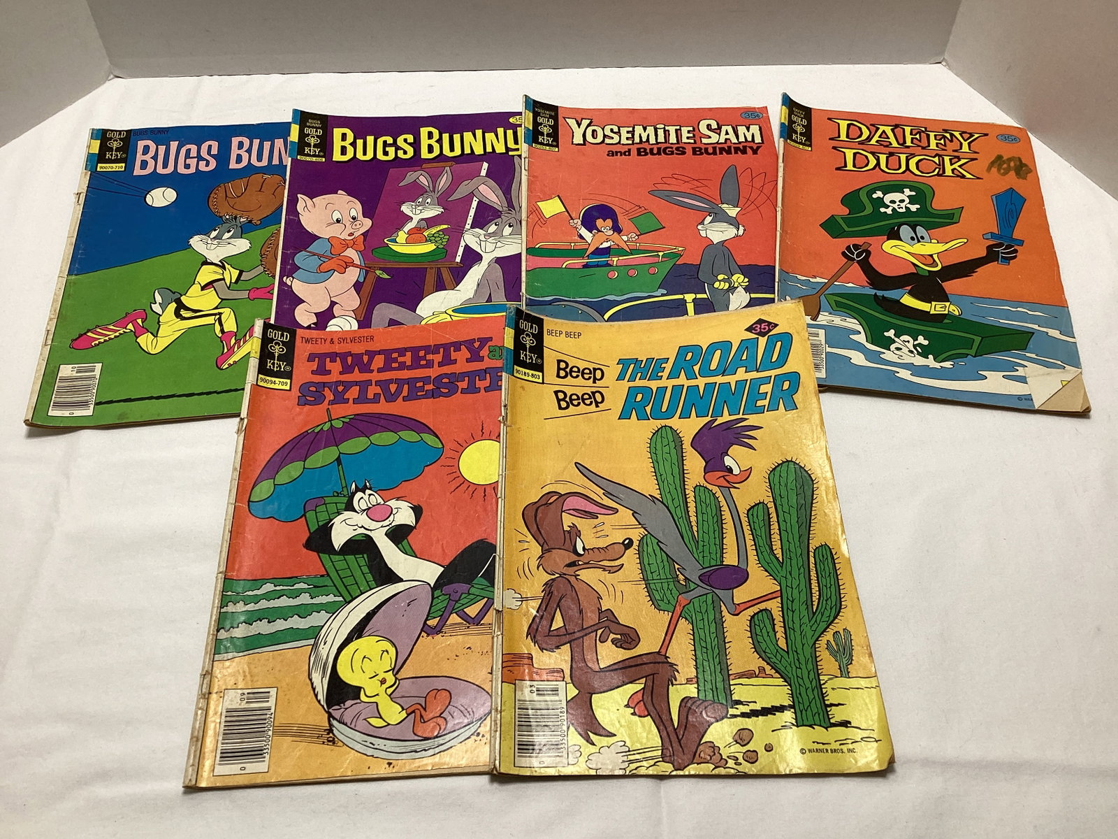 Six Looney Tunes Gold Key Comic Books (1 of 4)