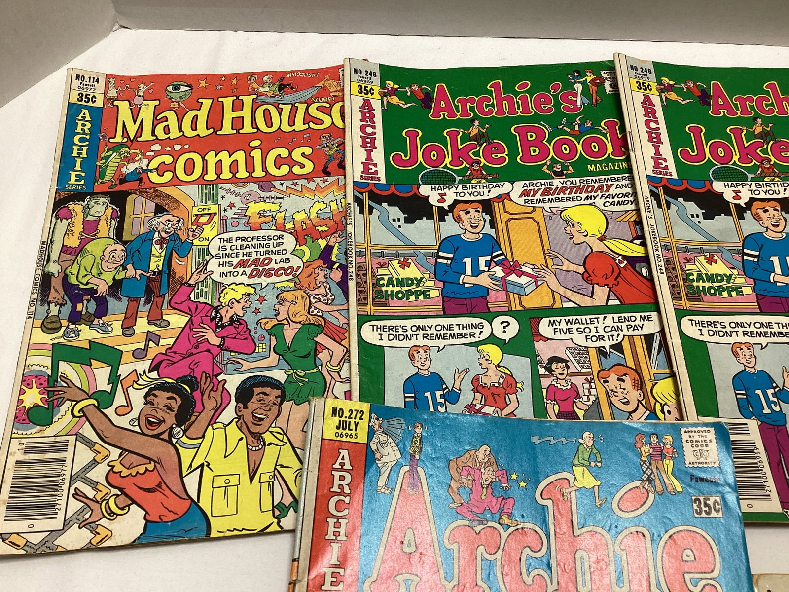 Six Archie Comic Books - 4