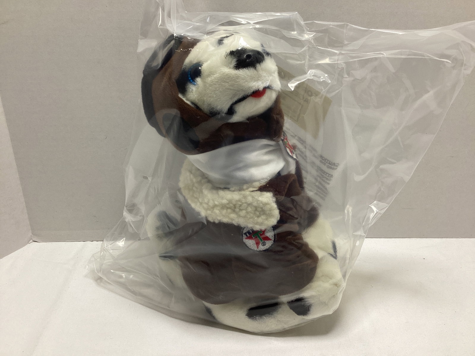 Texaco Dog Pilot Stuffed Animal: .