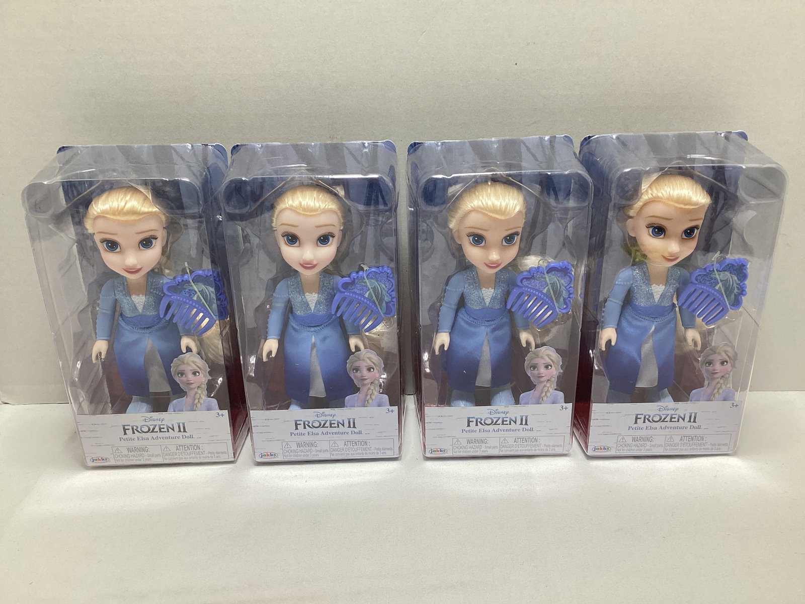 Four Frozen 2 Petite Elsa Adventure Dolls: .