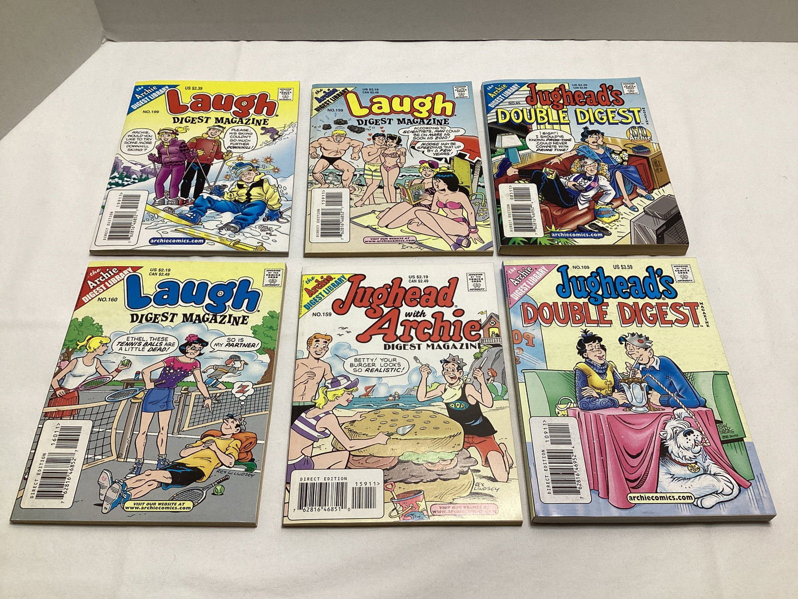 Six Archie Digest Magazines: .