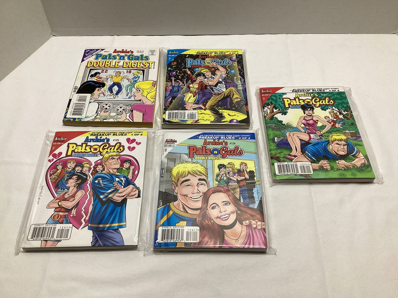Five Archie's Pals and Gals Double Digest Magazines: .
