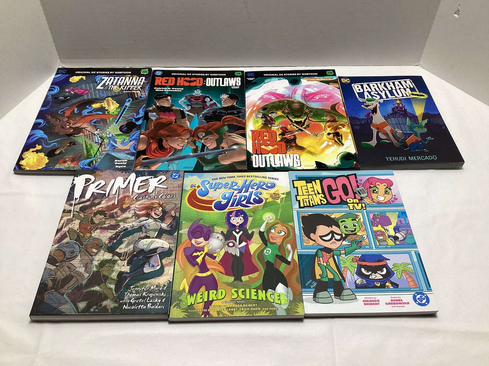 Dc Comic Graphic Novels (1 of 4)