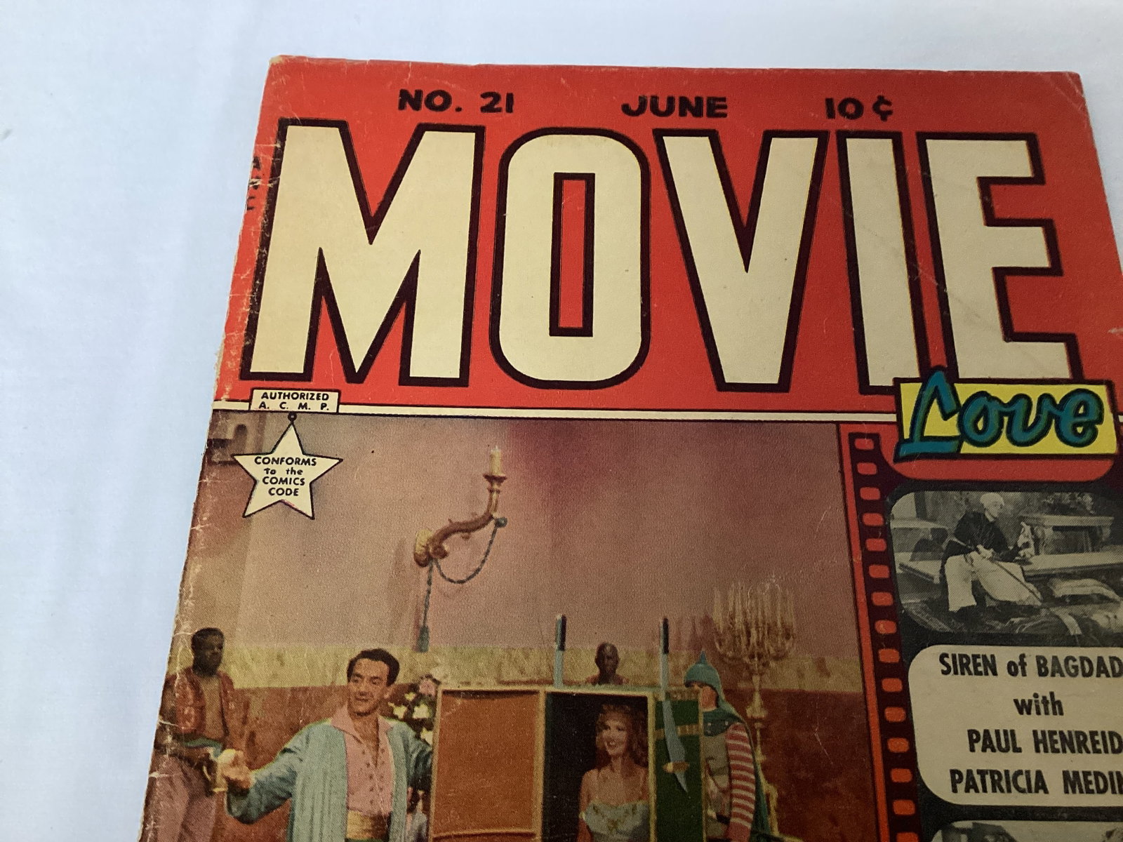 Movie Love 21 Famous Funnies Comic Book - 2