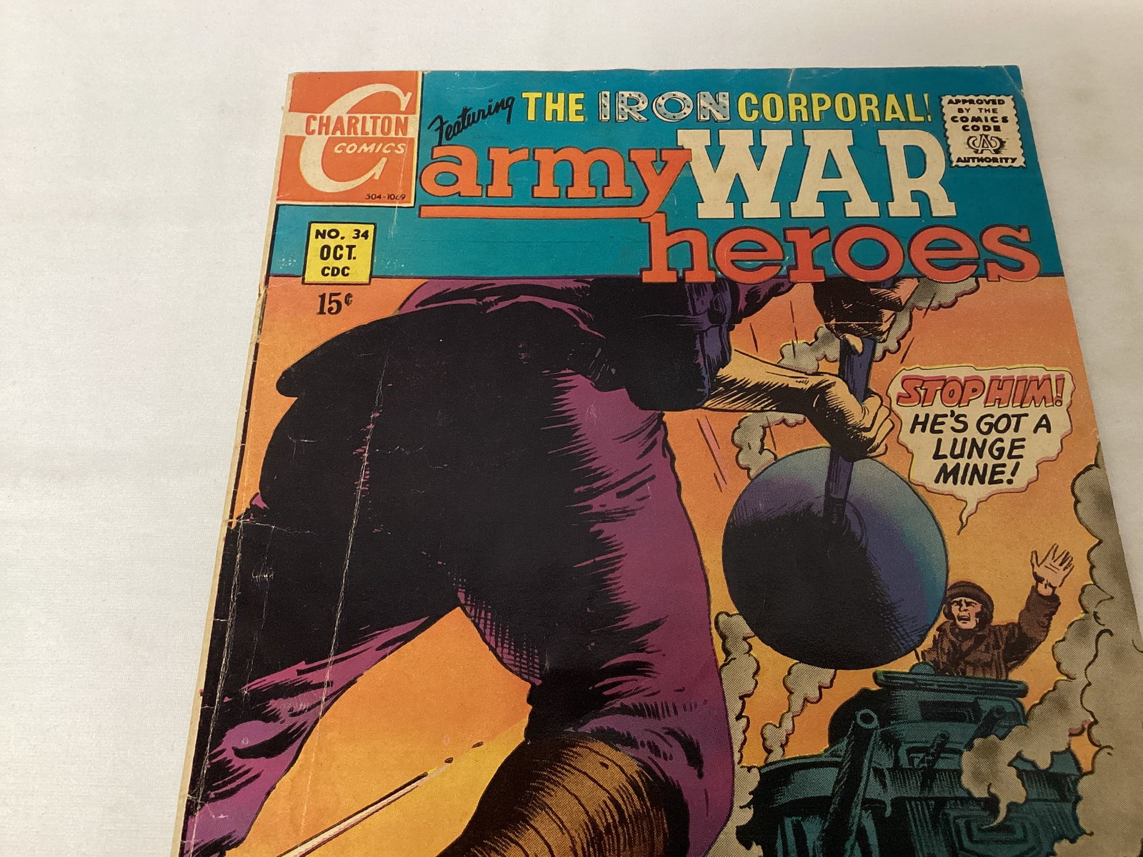 Army War Heroes 34 Charlton Comic Book - 2