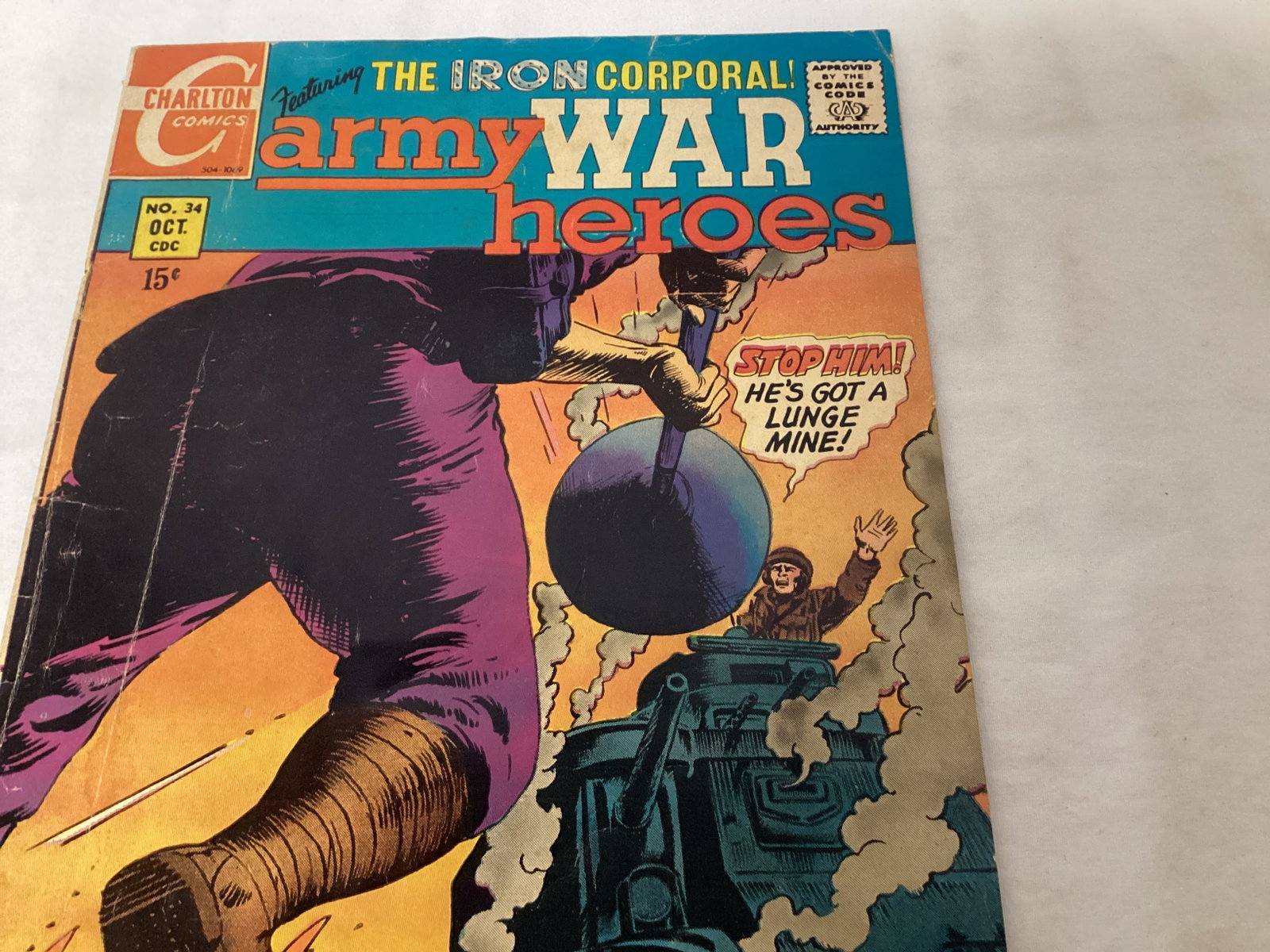 Army War Heroes 34 Charlton Comic Book - 3