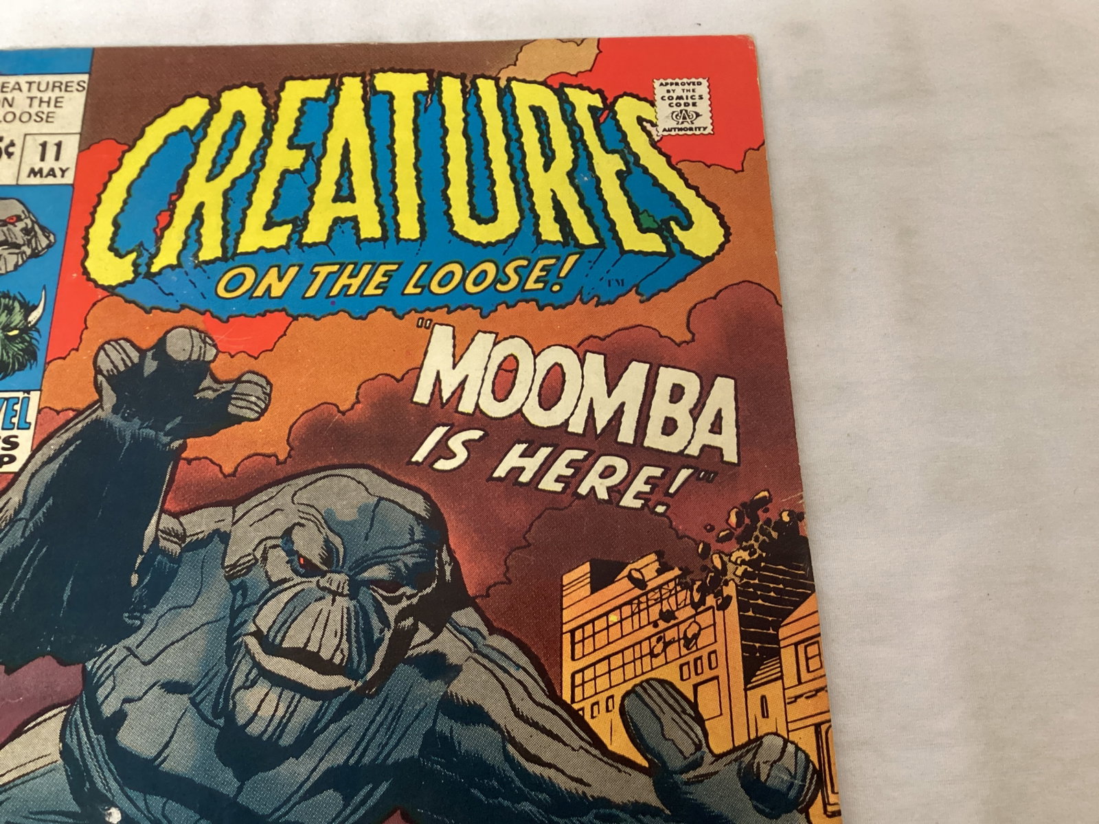 Creatures on the Loose! 11 Marvel Comic Book - 3