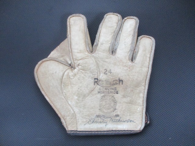 Christy Mathewson Signed 1909 Reach Fielders Glove (1 of 3)