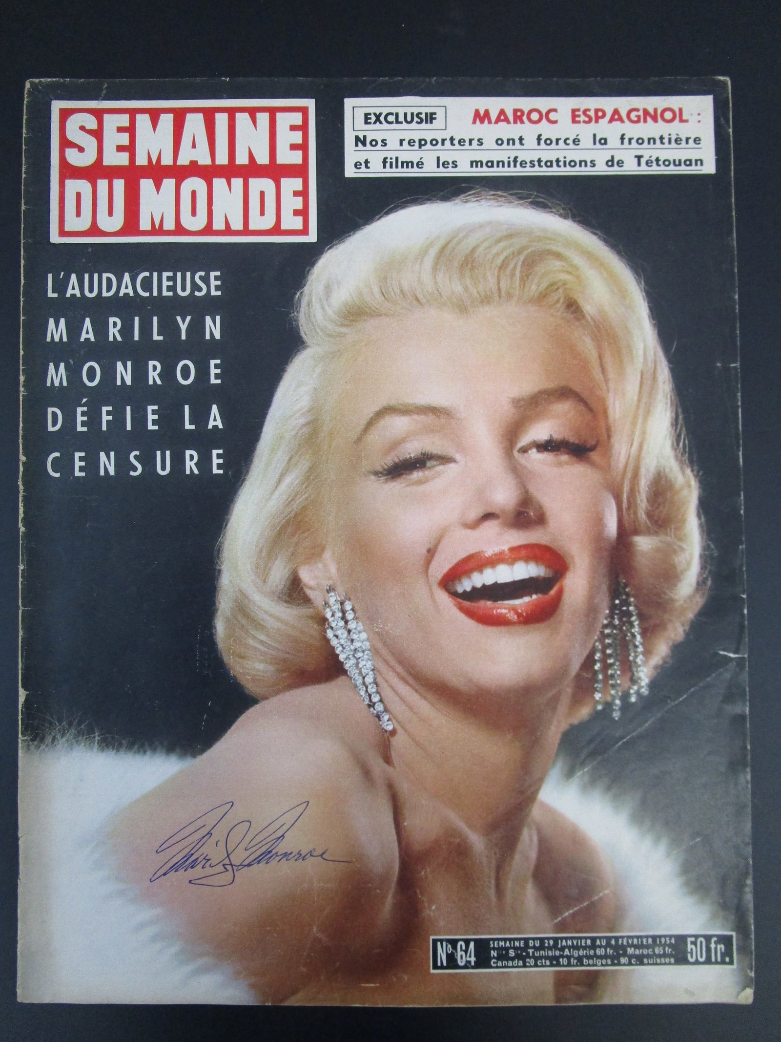 Marilyn Monroe Signed Semaine du Monde Magazine Cover – With Certificate (1 of 2)