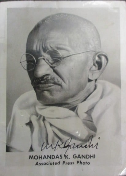 Mahatma Gandhi Signed 7" x 5" Photograph with Certificate (1 of 2)