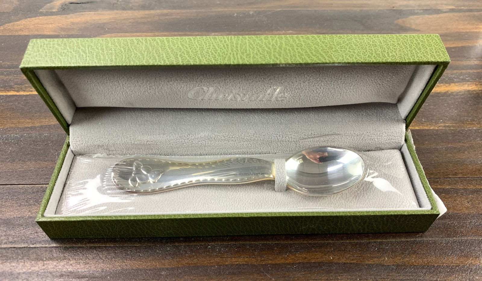 Christofle Charlie Bear Silver Plated Baby Spoon (NEW WITH BOX) - #FS-6: New in original box. Made in France. Length: 5" LOCAL PICK-UP: SATURDAY, FEBRUARY 21ST FROM 11AM-3PM. LOCATION: 35 MECHANIC STREET, AMENIA, NY 12501 INVOICES MUST BE PAID PRIOR TO ARRIVAL. FOR IN-HOUS